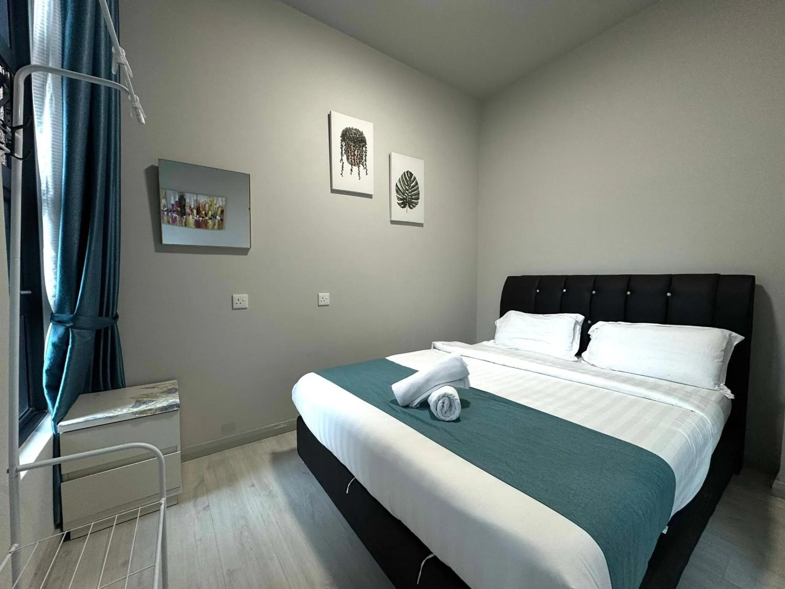 Bed in Sunset Seaview Vacation Condos @ Jesselton Quay