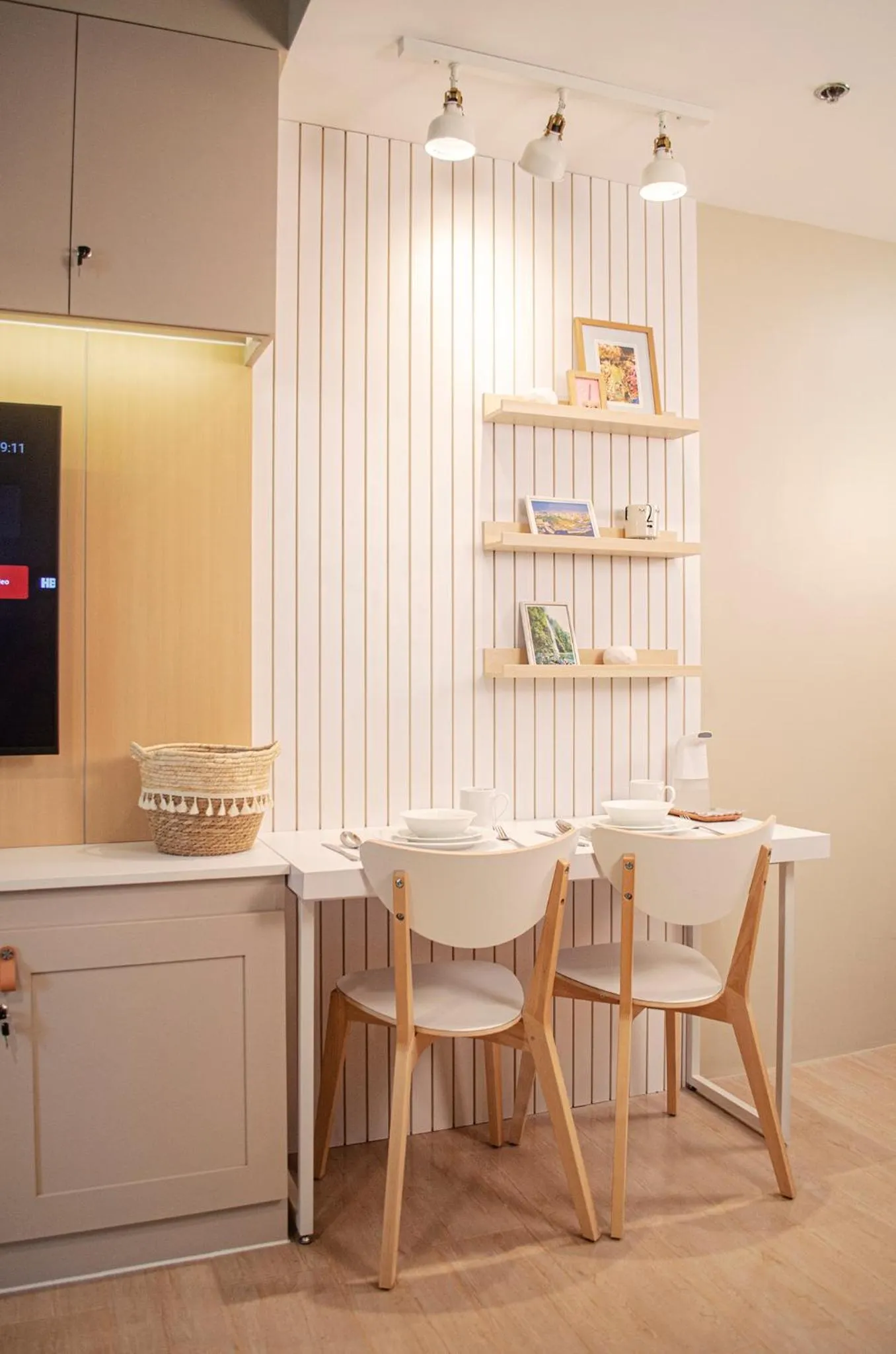 Dining area in Cozy and Classy Studio Across Airport Terminal 3