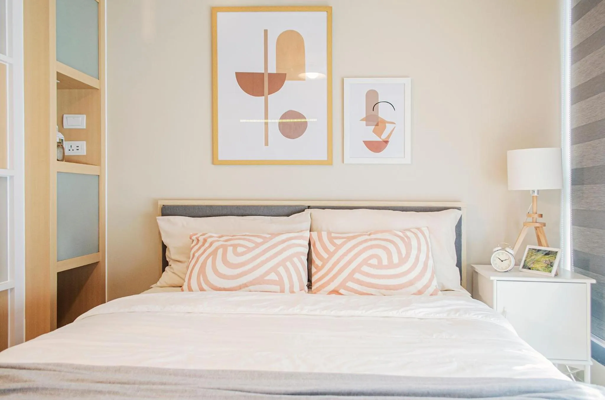 Bed in Cozy and Classy Studio Across Airport Terminal 3