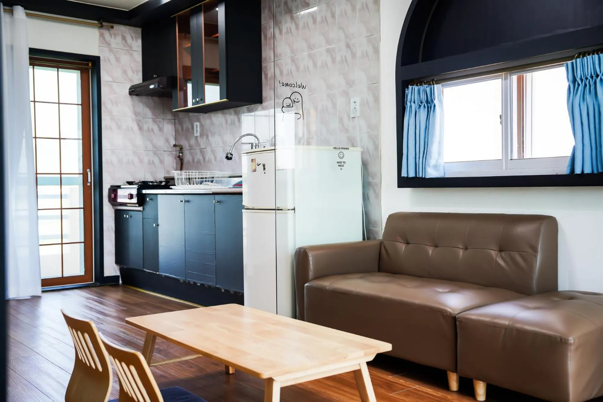 Kitchen or kitchenette in ttottot Jeju Backpackers