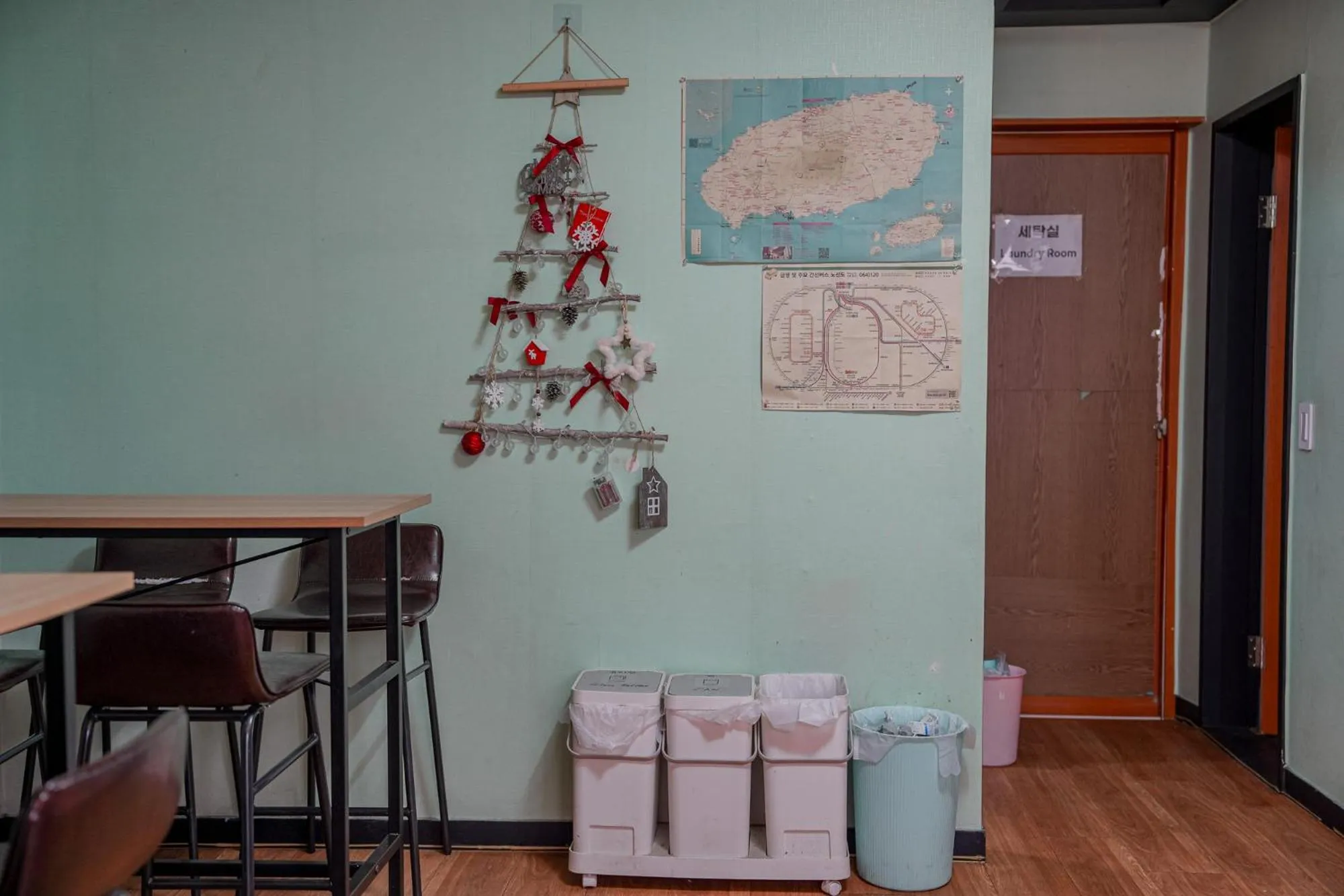 Dining area in ttottot Jeju Backpackers