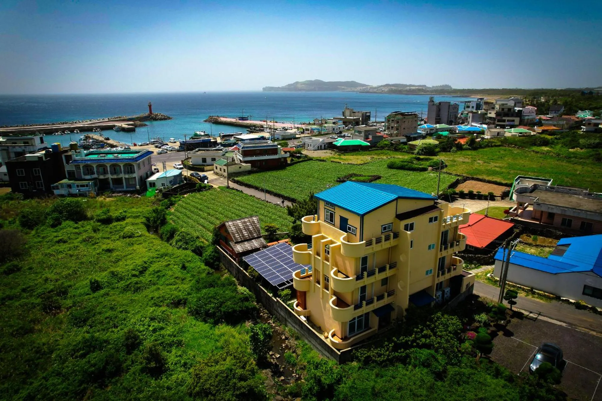 Property building in ttottot Jeju Backpackers