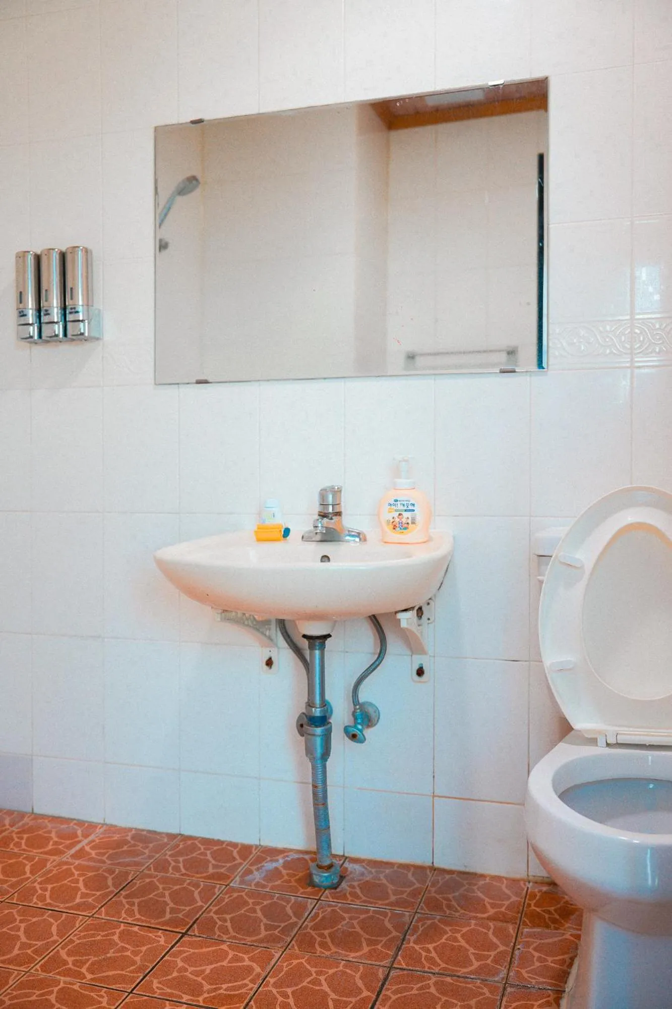 Bathroom in ttottot Jeju Backpackers