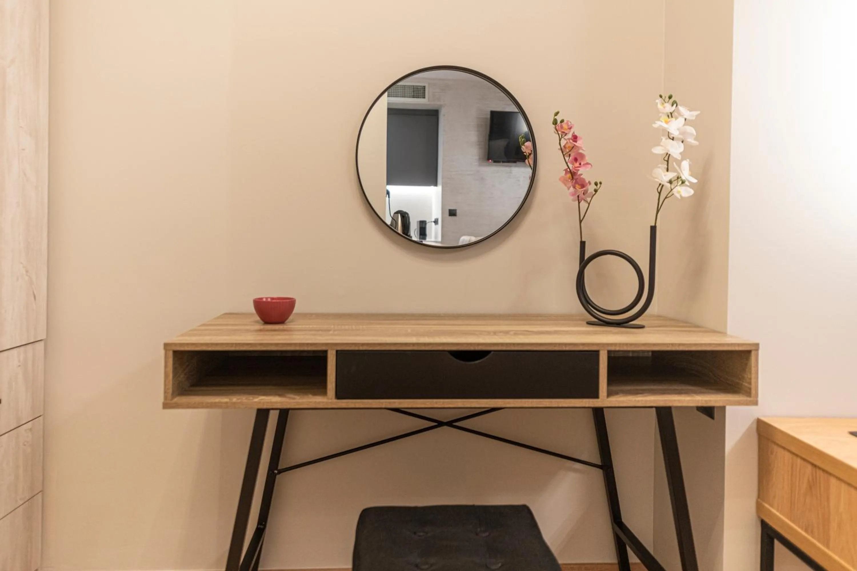 Area and facilities in Ethereal Athεns