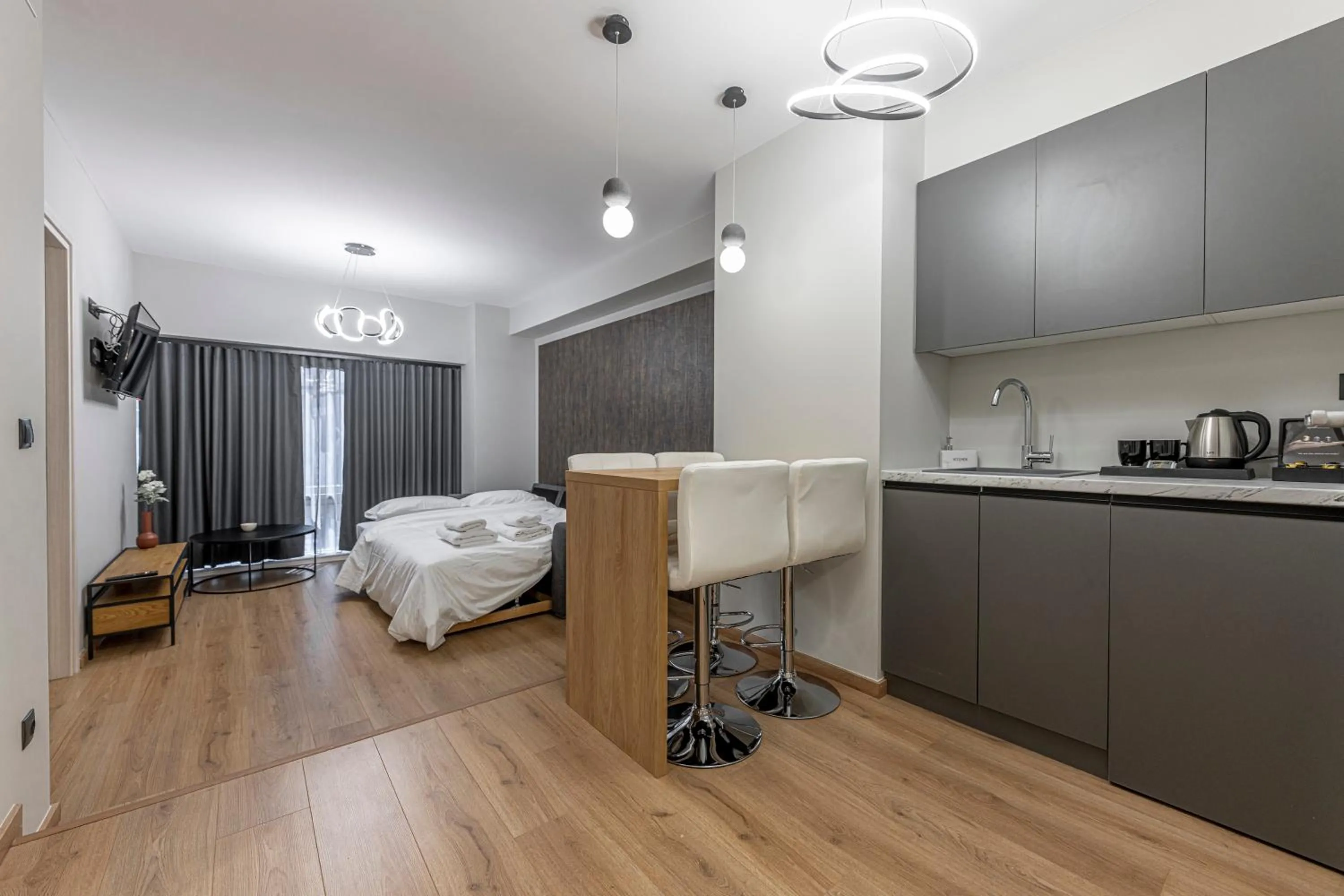 Bed in Ethereal Athεns