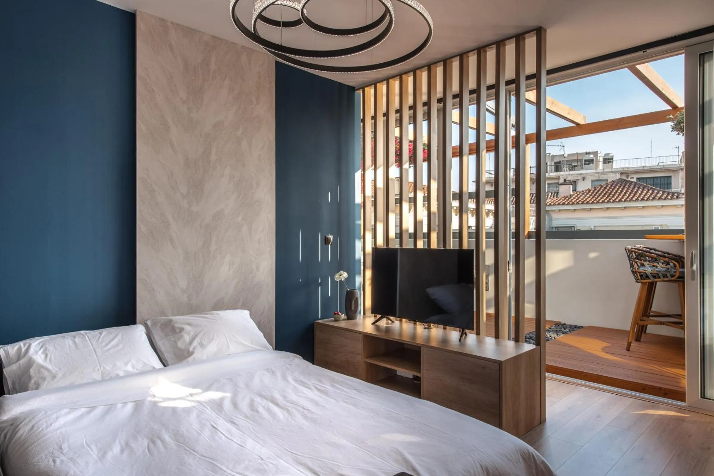 TV and multimedia, Bed in Ethereal Athεns