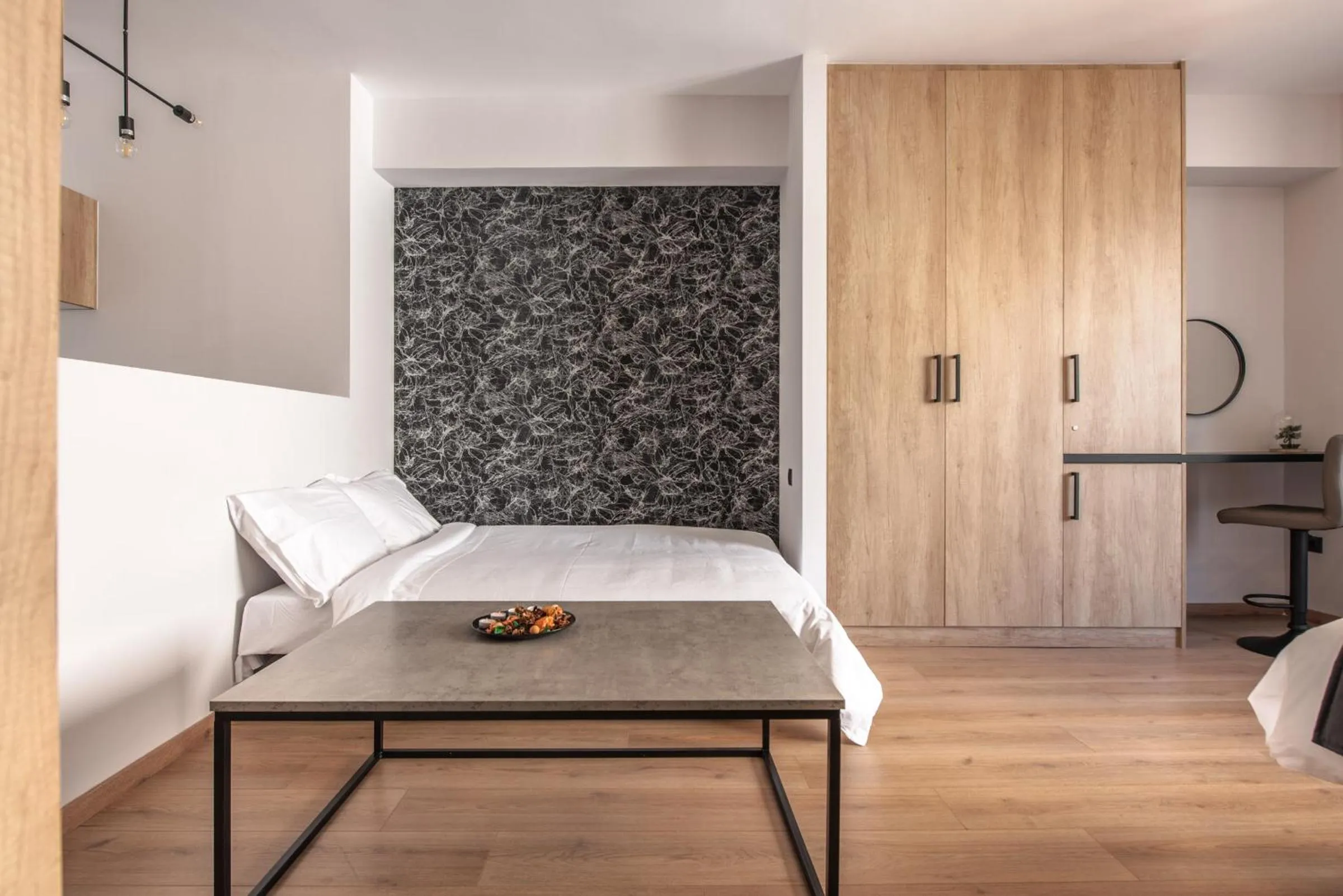 Bed in Ethereal Athεns