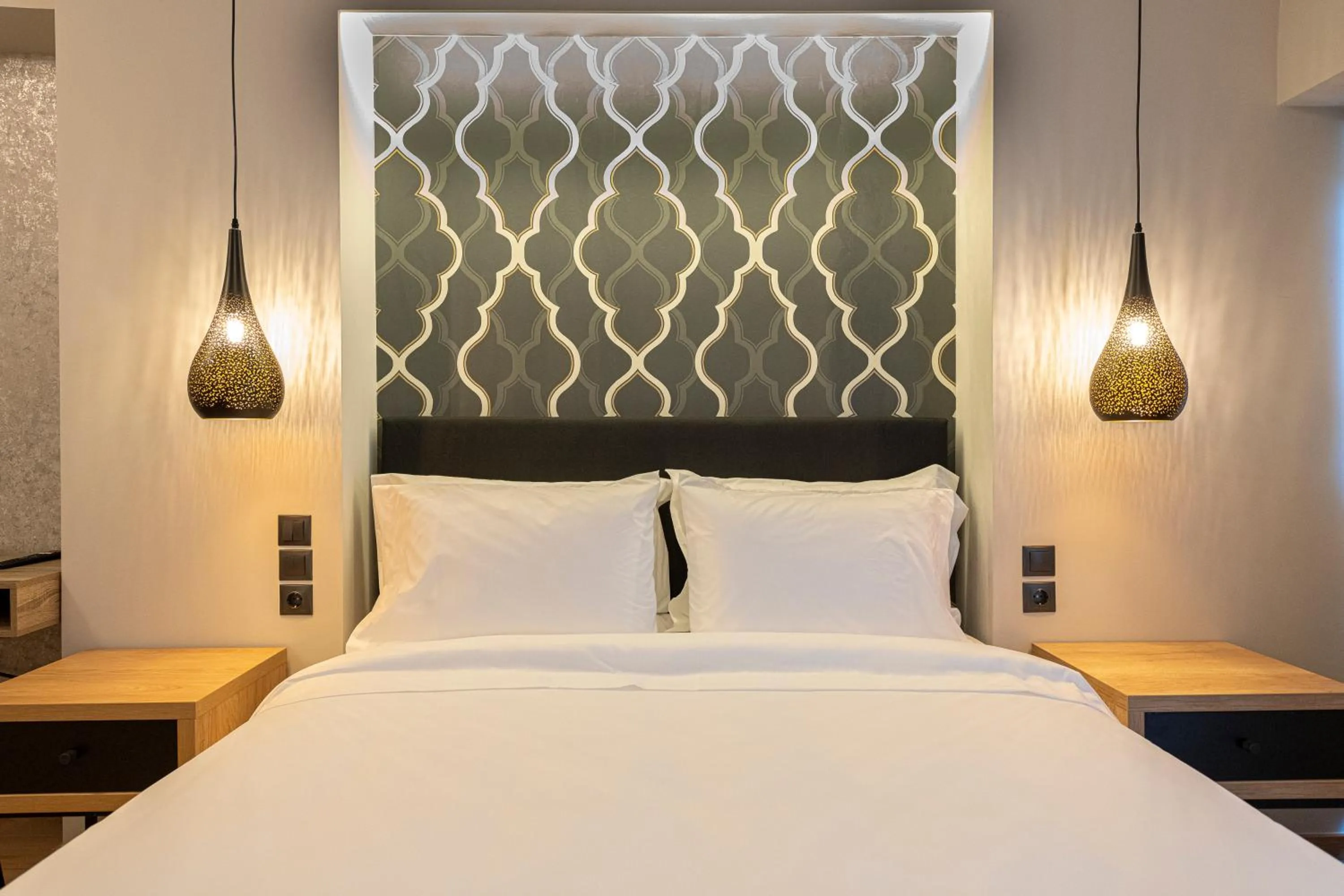 Bed in Ethereal Athεns