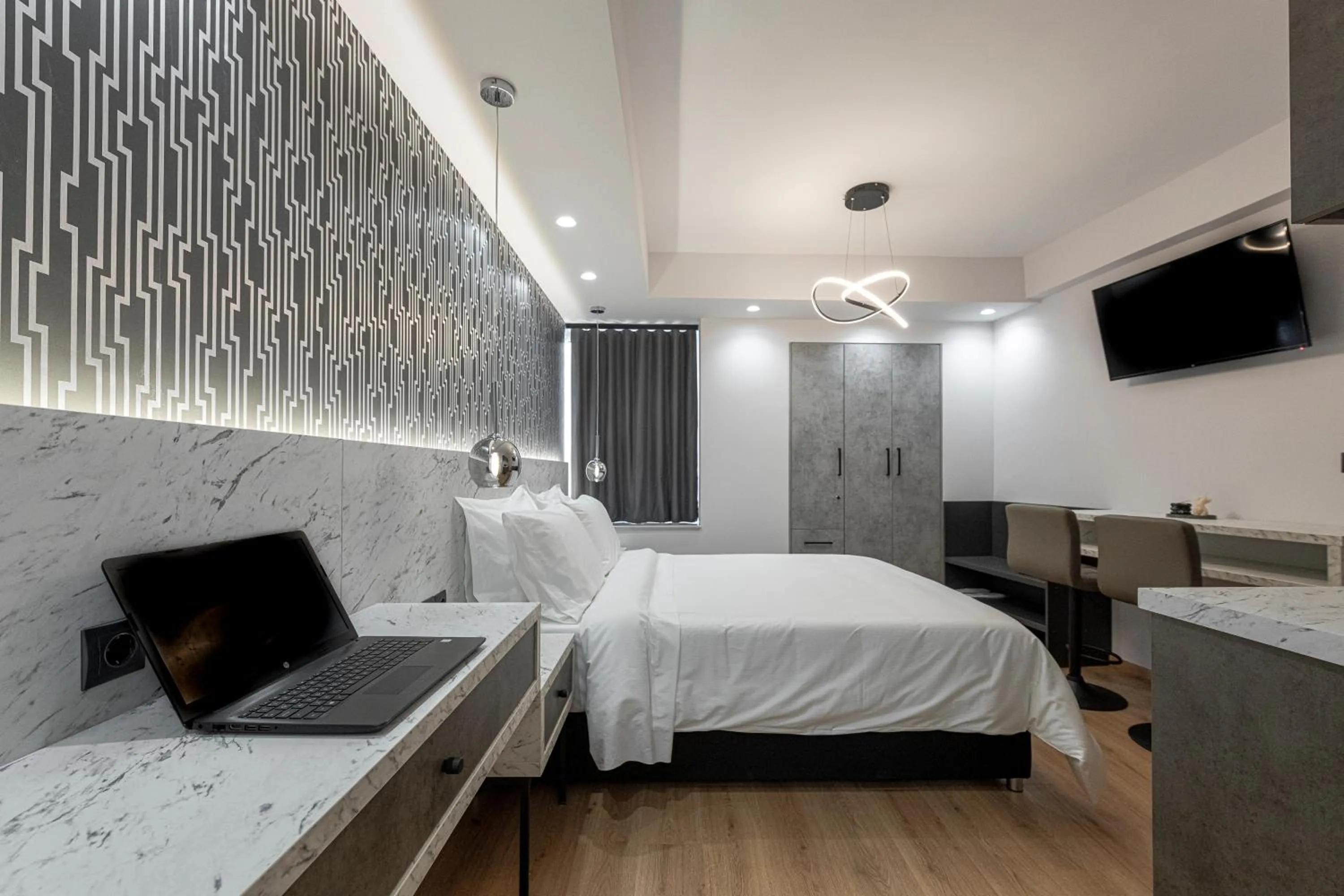 Bed in Ethereal Athεns