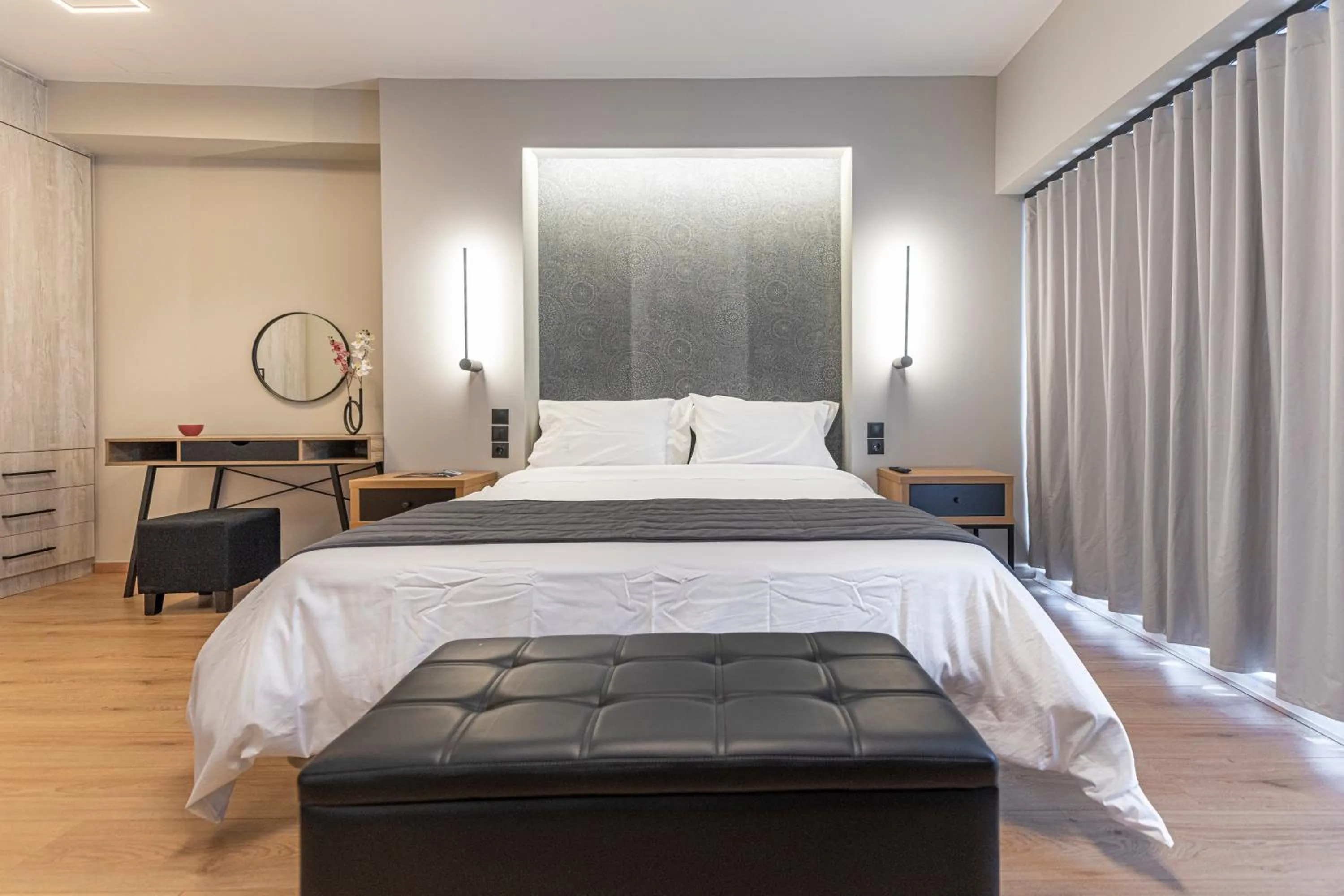 Bed in Ethereal Athεns