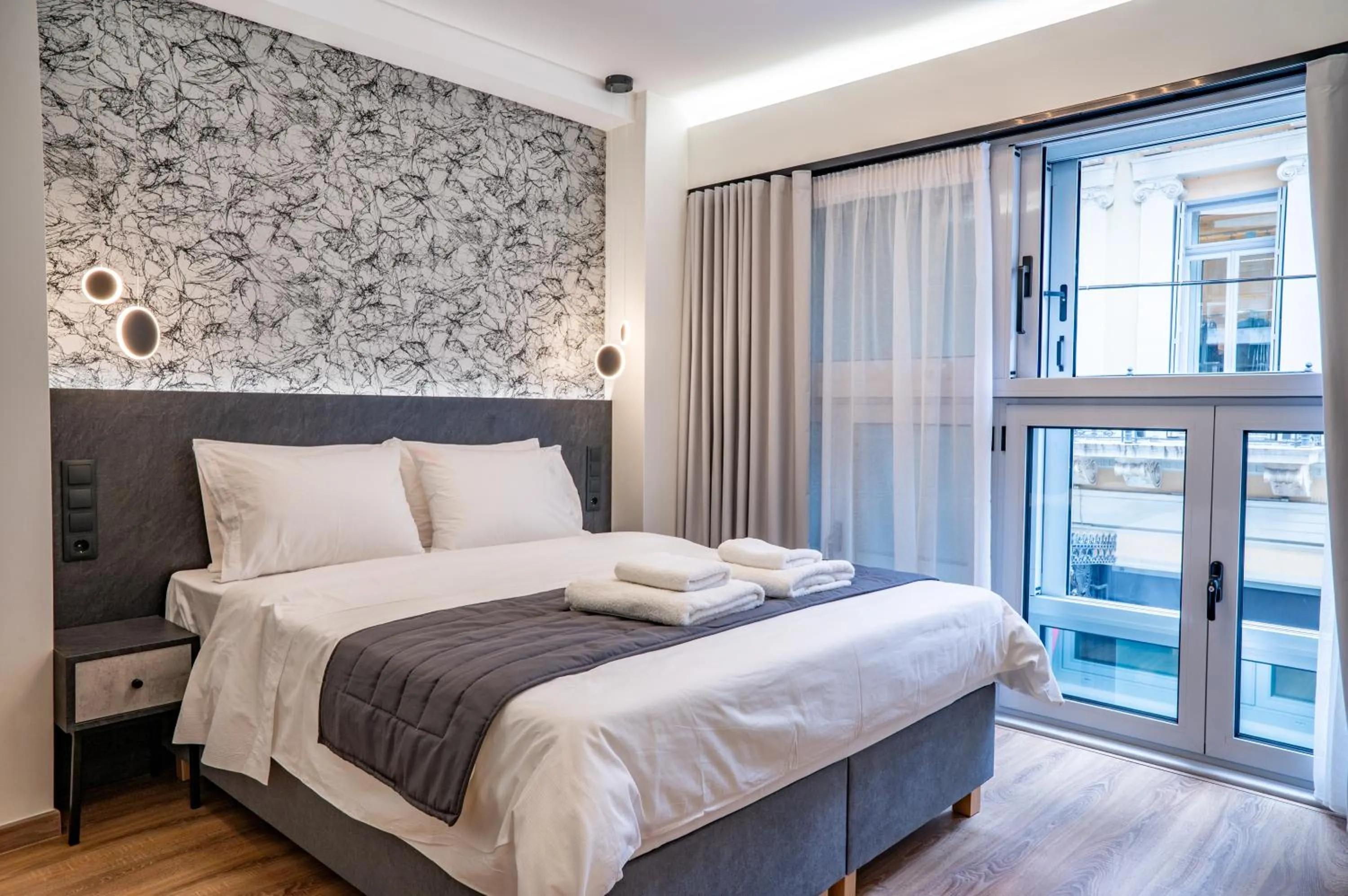 Bed in Ethereal Athεns