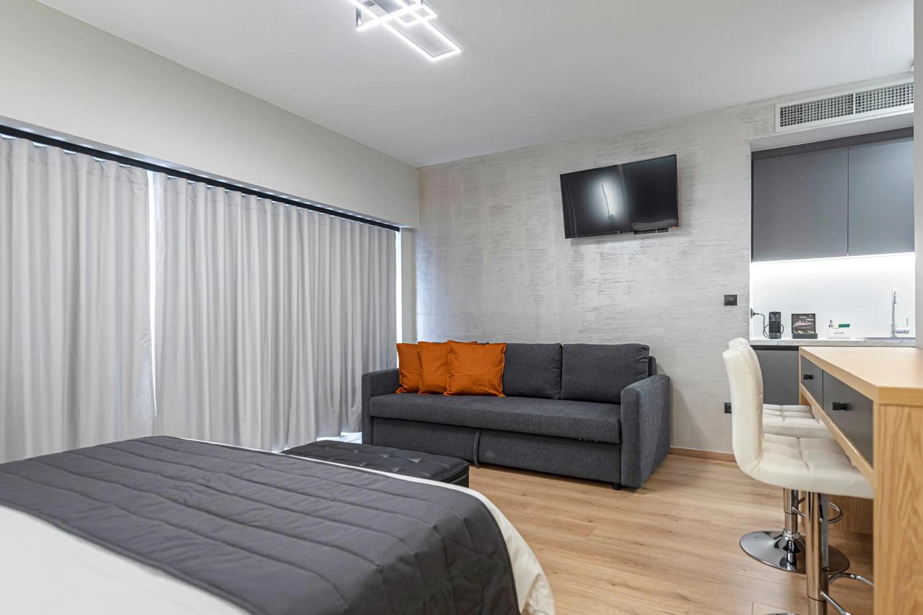 TV and multimedia, Bed in Ethereal Athεns