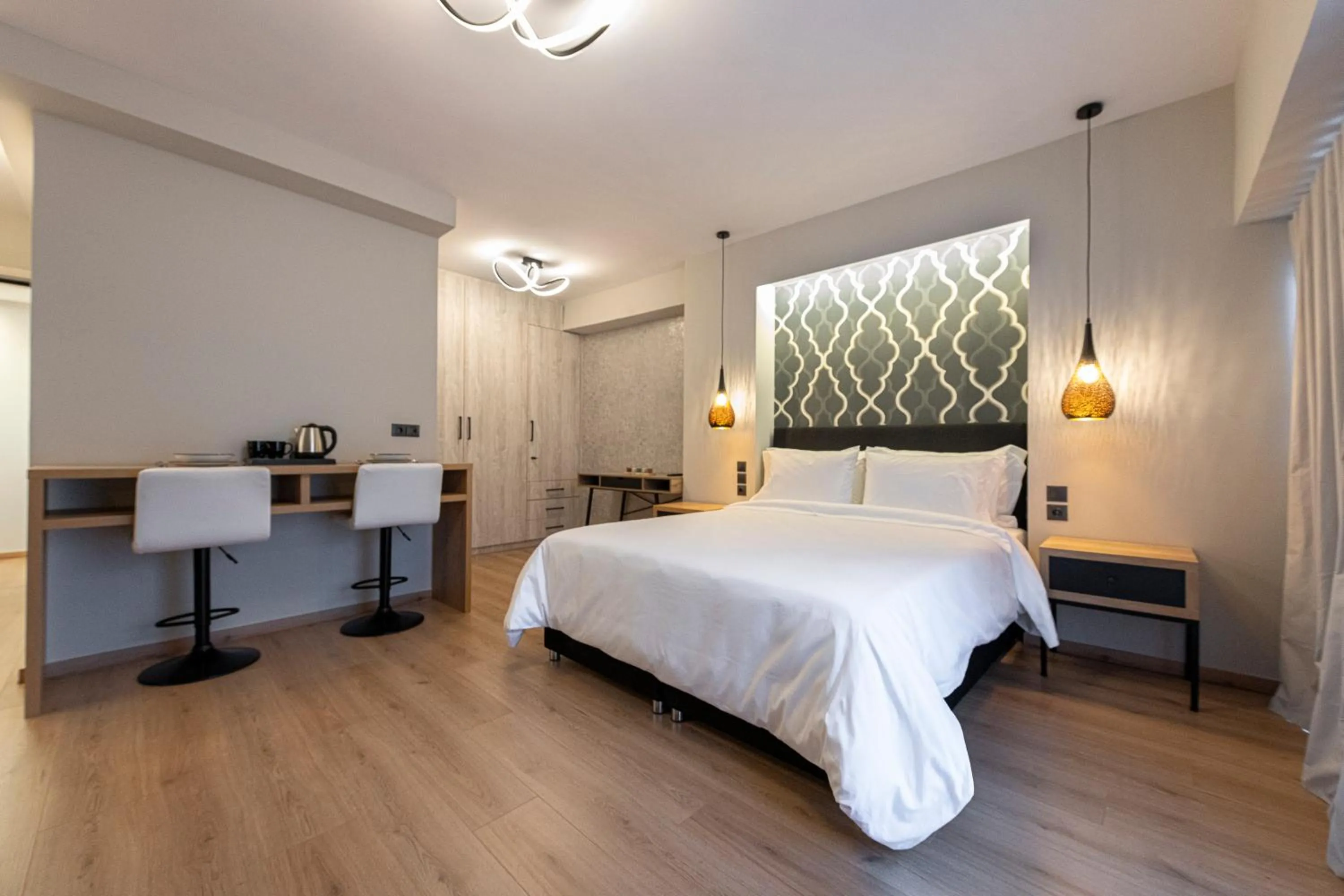 Photo of the whole room, Bed in Ethereal Athεns