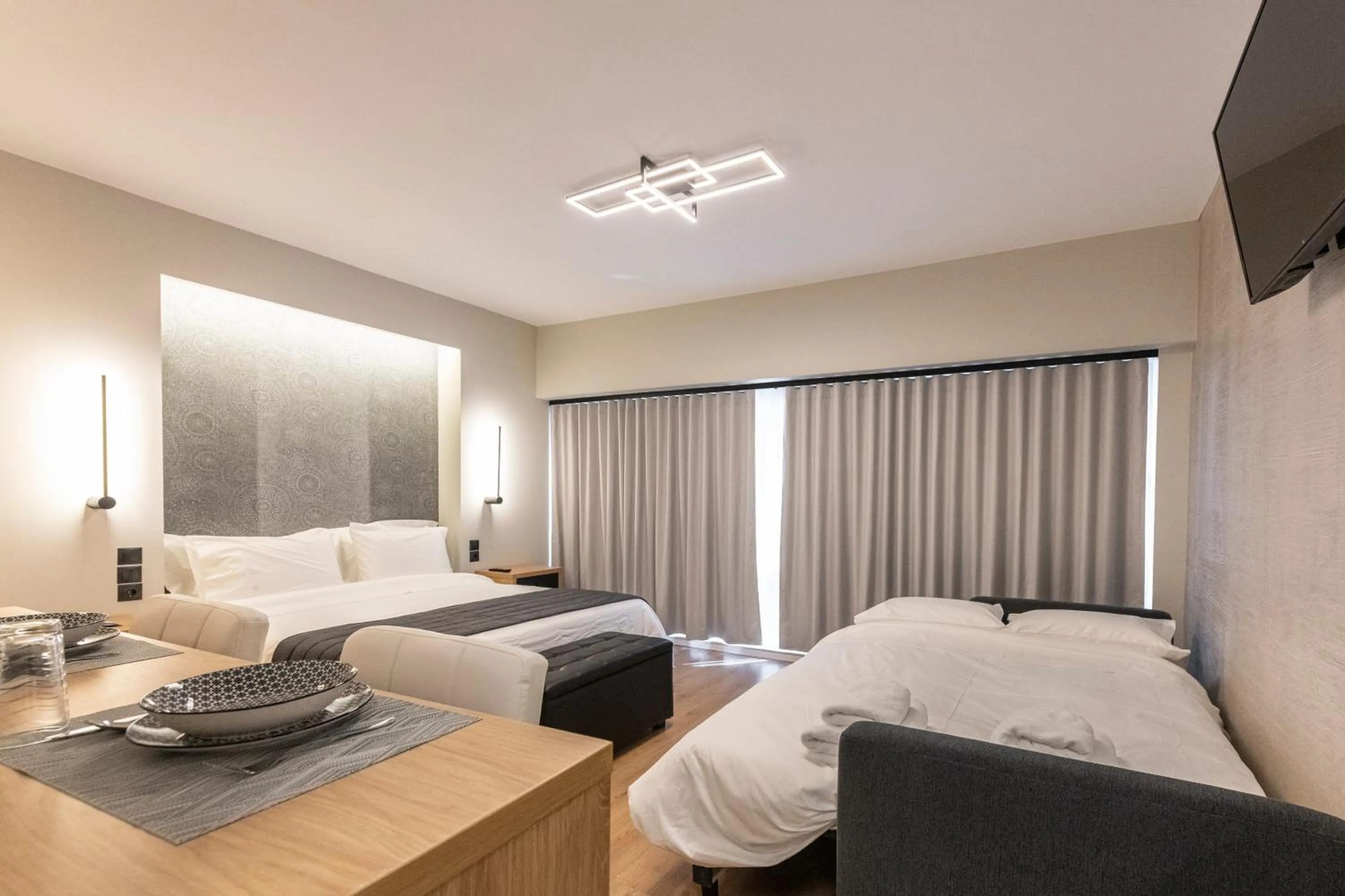 Photo of the whole room, Bed in Ethereal Athεns