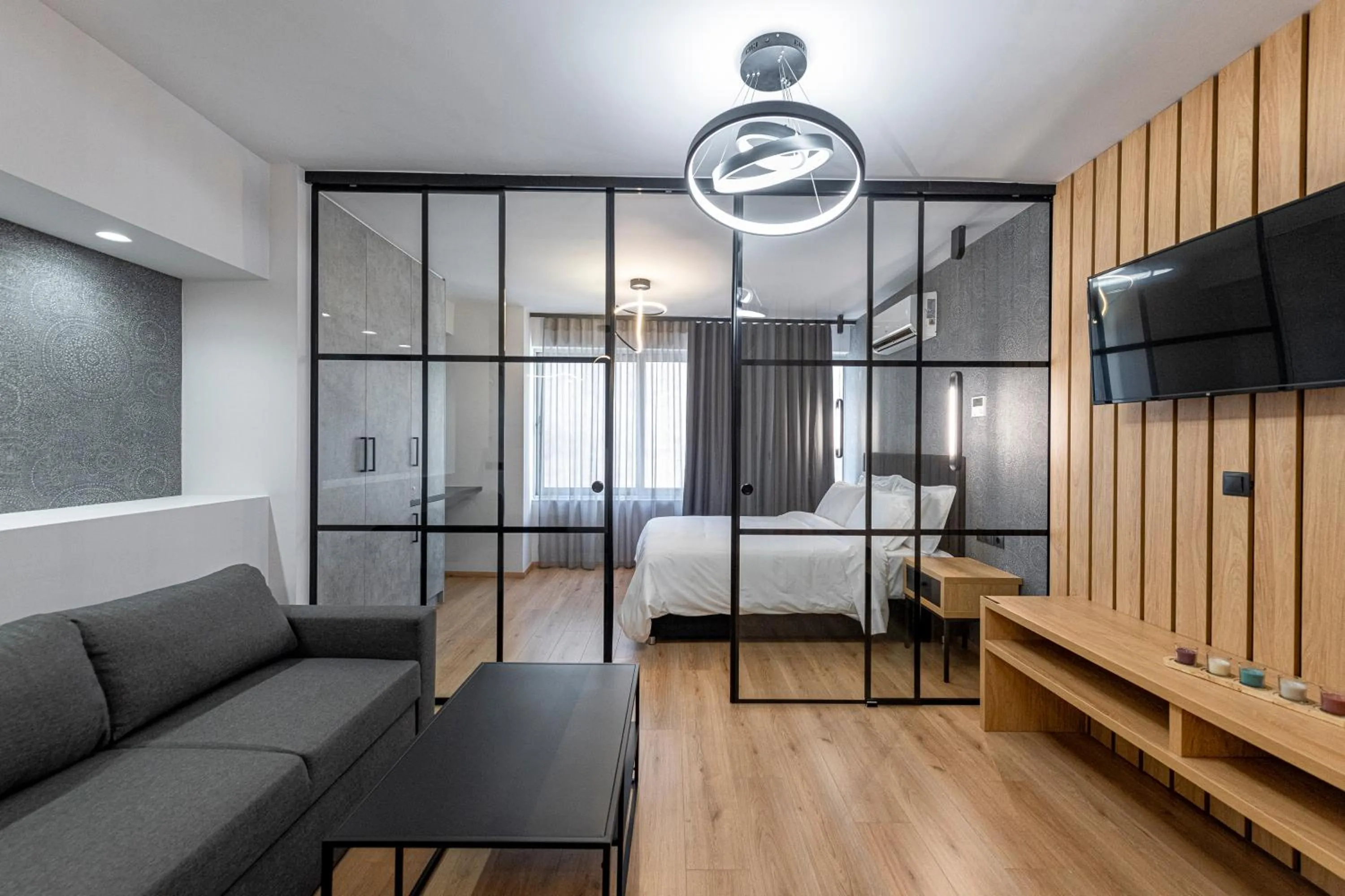 Photo of the whole room, Bed in Ethereal Athεns