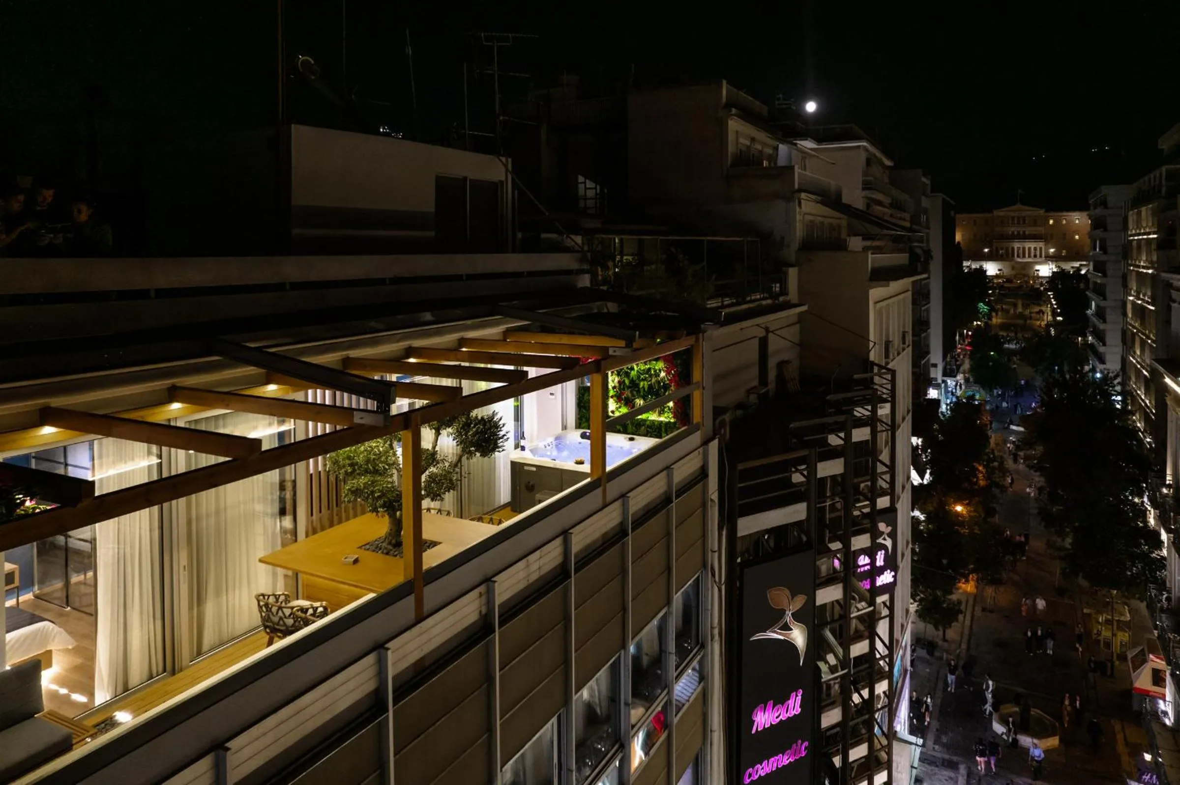 Property building in Ethereal Athεns