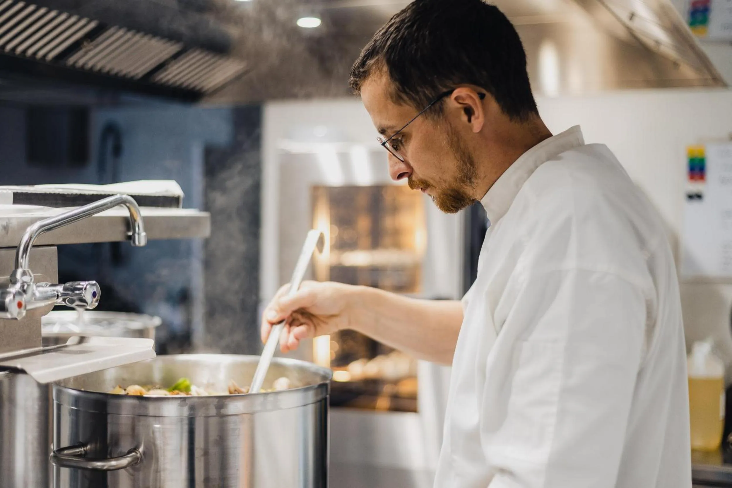 Restaurant/places to eat in Logis hôtel restaurant l'Argence