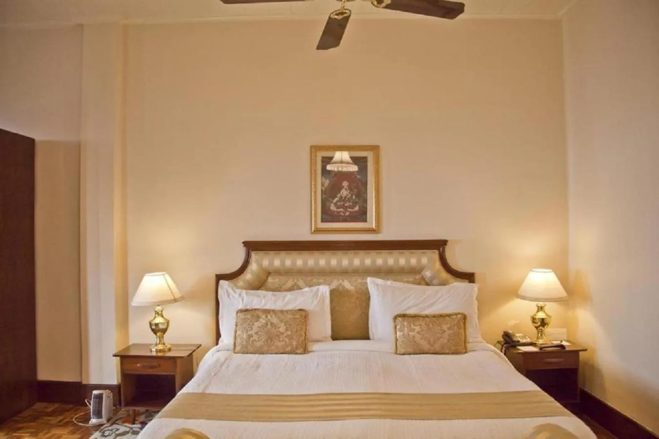 Bed in The Elgin Norkhill - Heritage Resort and Spa