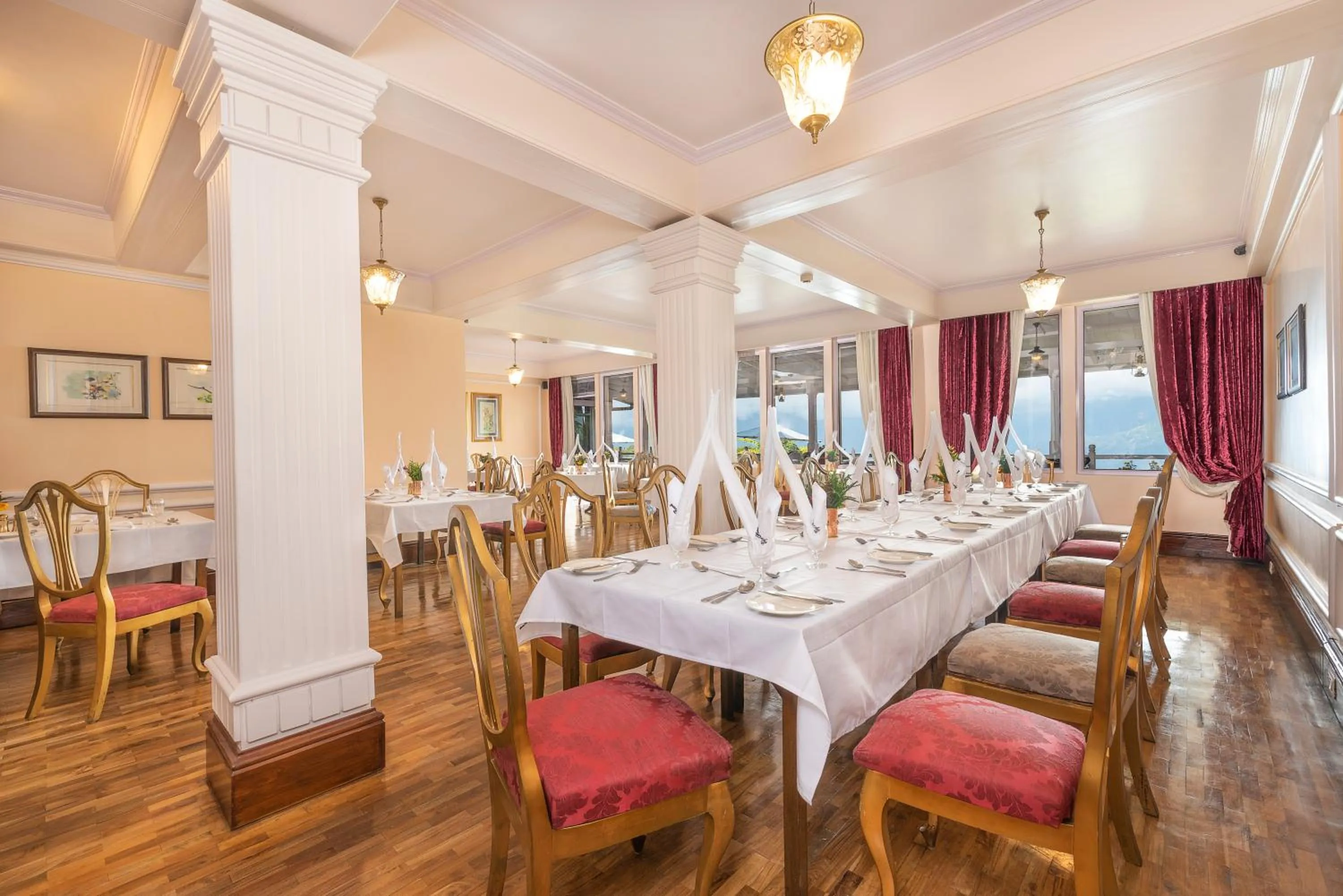 Restaurant/places to eat in The Elgin Mount Pandim - Heritage Resort & Spa