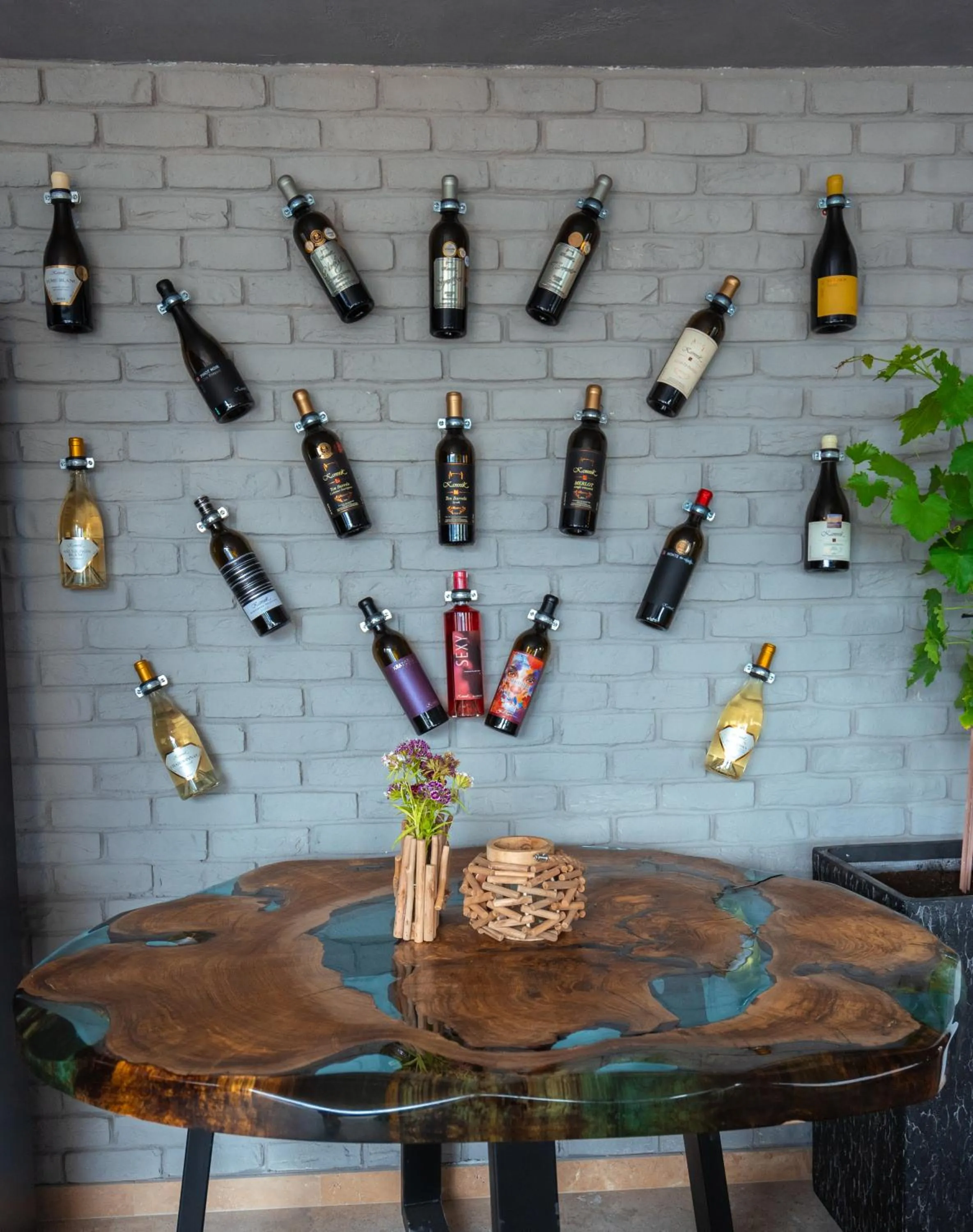 Restaurant/places to eat in Austrian Palace Hotel