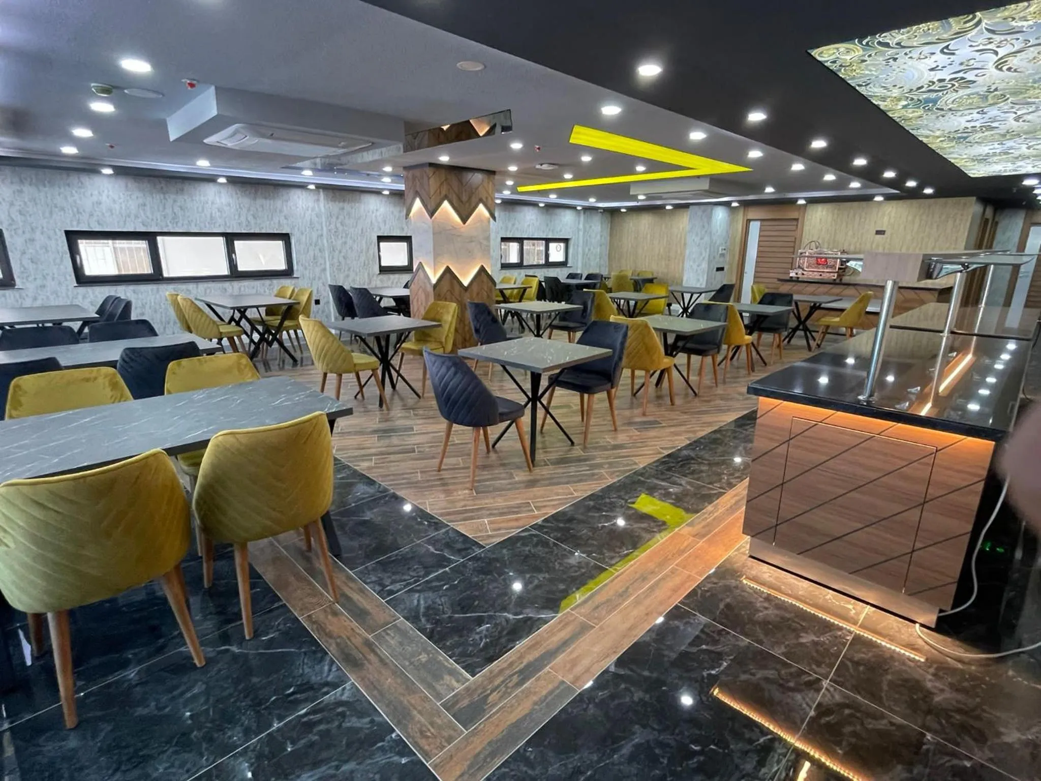 Restaurant/places to eat in Grand Nergiz Otel