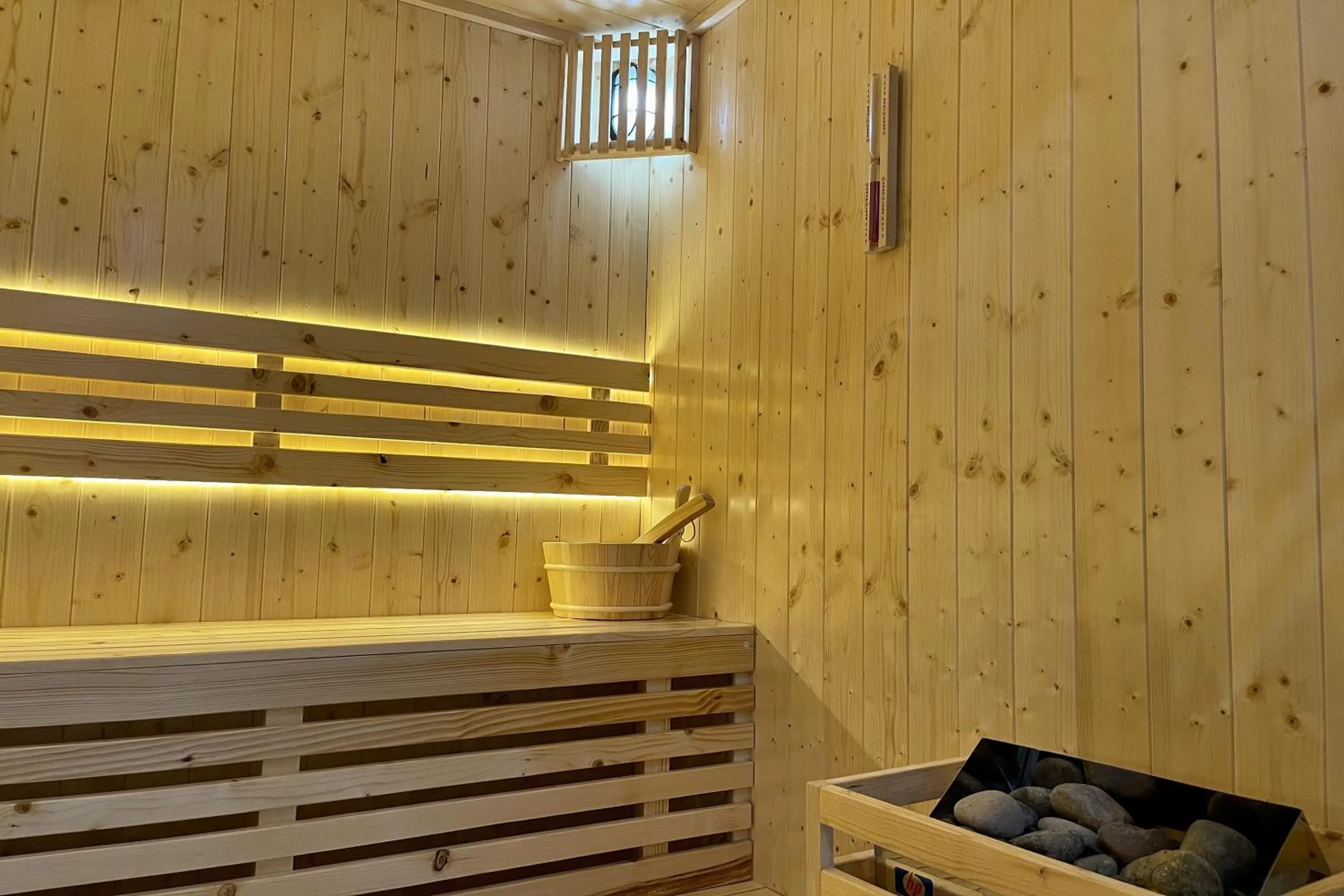 Sauna in Lanura Apartments and Hotel