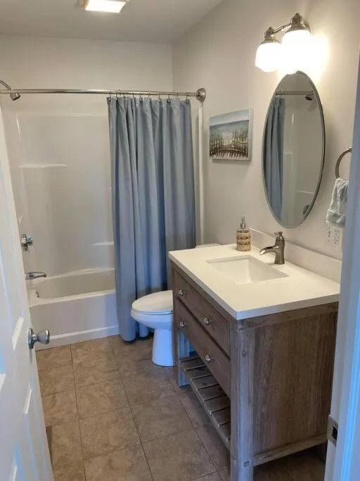 Bathroom in Shore Drive - 2 Bedroom/2 Bath/Bunk/Queen Oasis