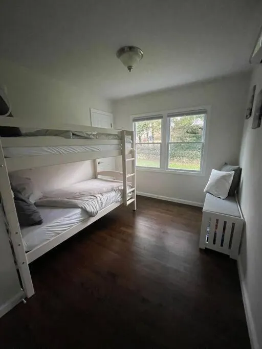 bunk bed, Bed in Shore Drive - 2 Bedroom/2 Bath/Bunk/Queen Oasis