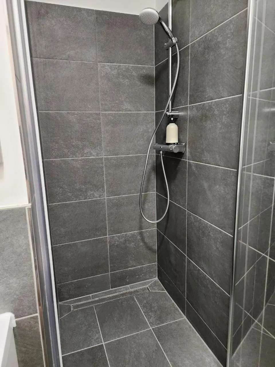Shower in Davin City Aparments - Self-Check-In