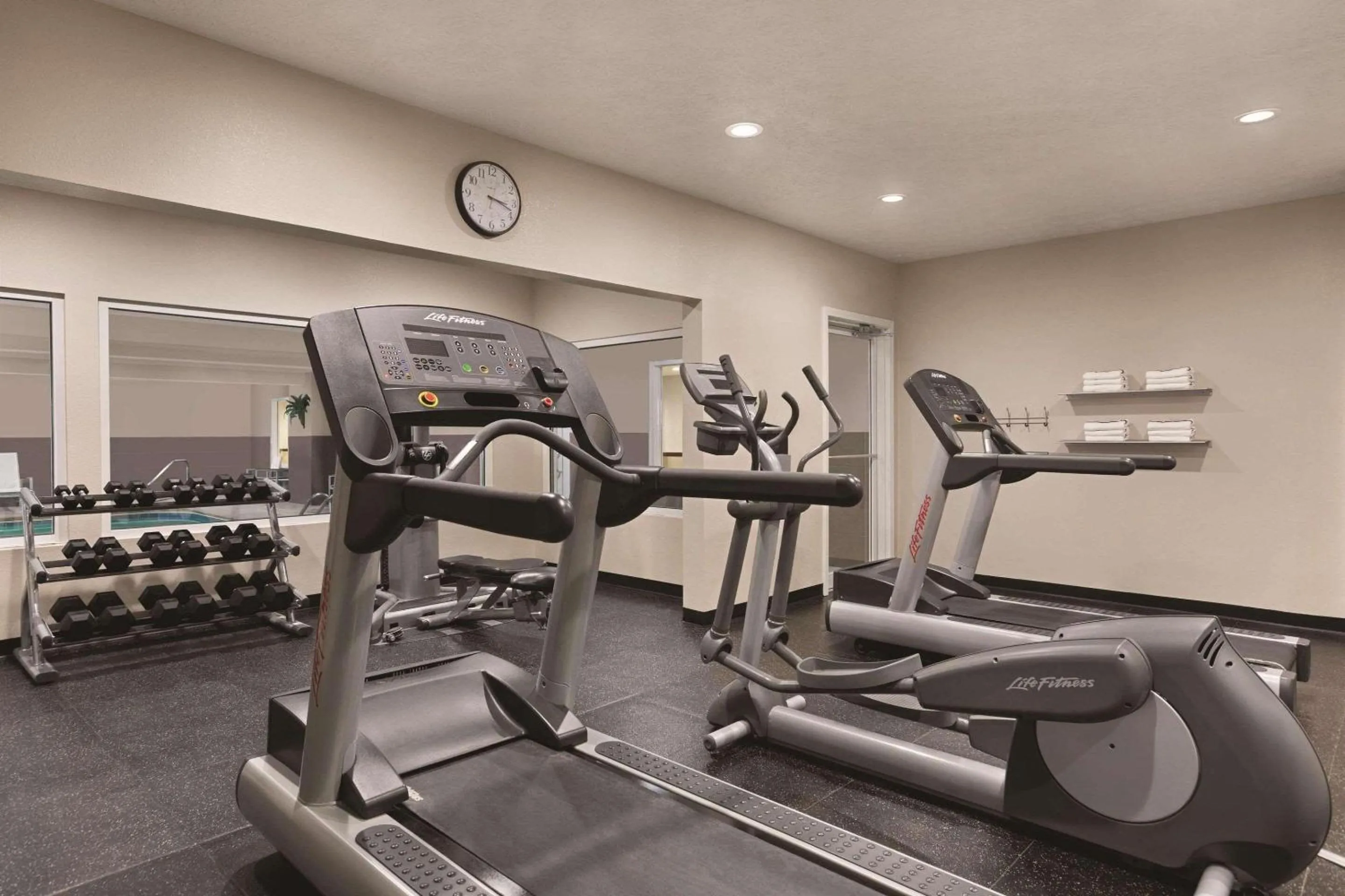 Fitness centre/facilities in Country Inn & Suites by Radisson, Fairborn South, OH