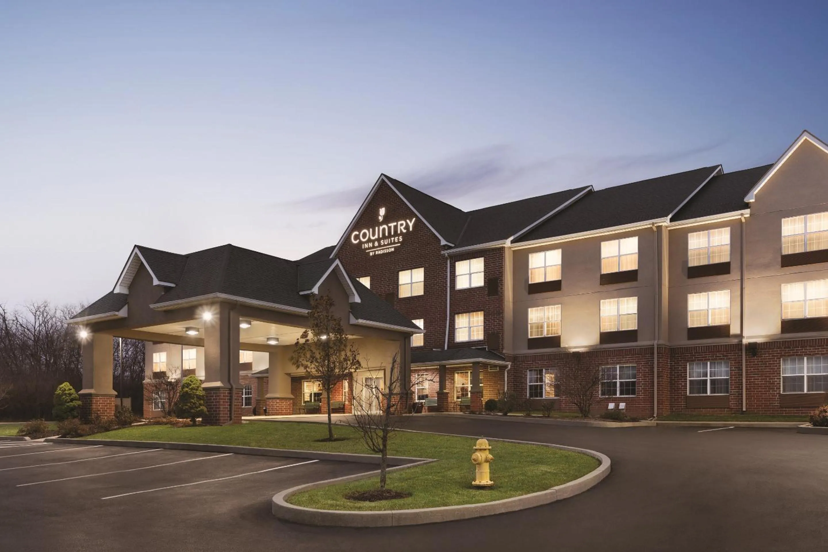 Facade/entrance in Country Inn & Suites by Radisson, Fairborn South, OH