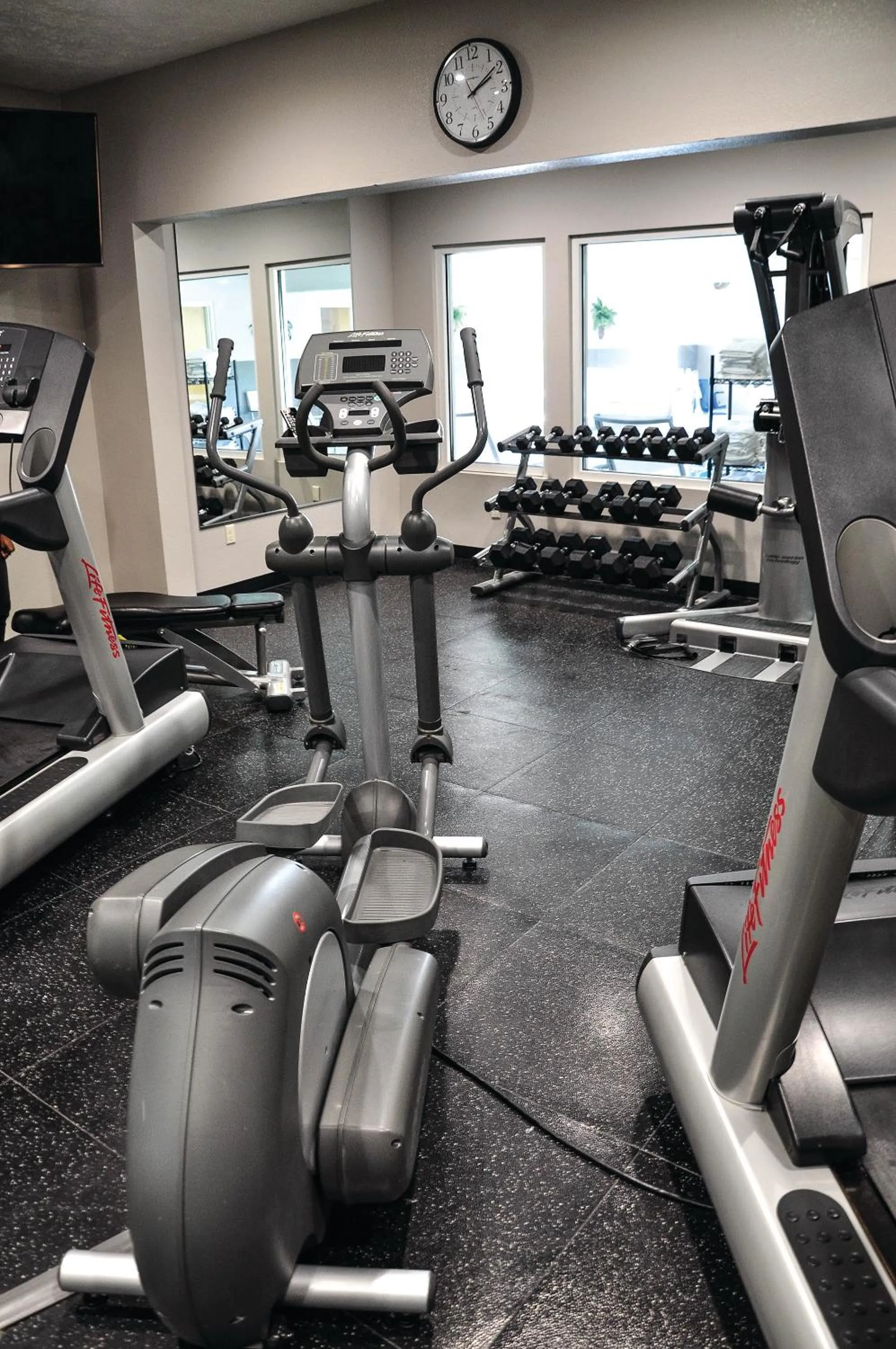 Fitness centre/facilities in Country Inn & Suites by Radisson, Fairborn South, OH