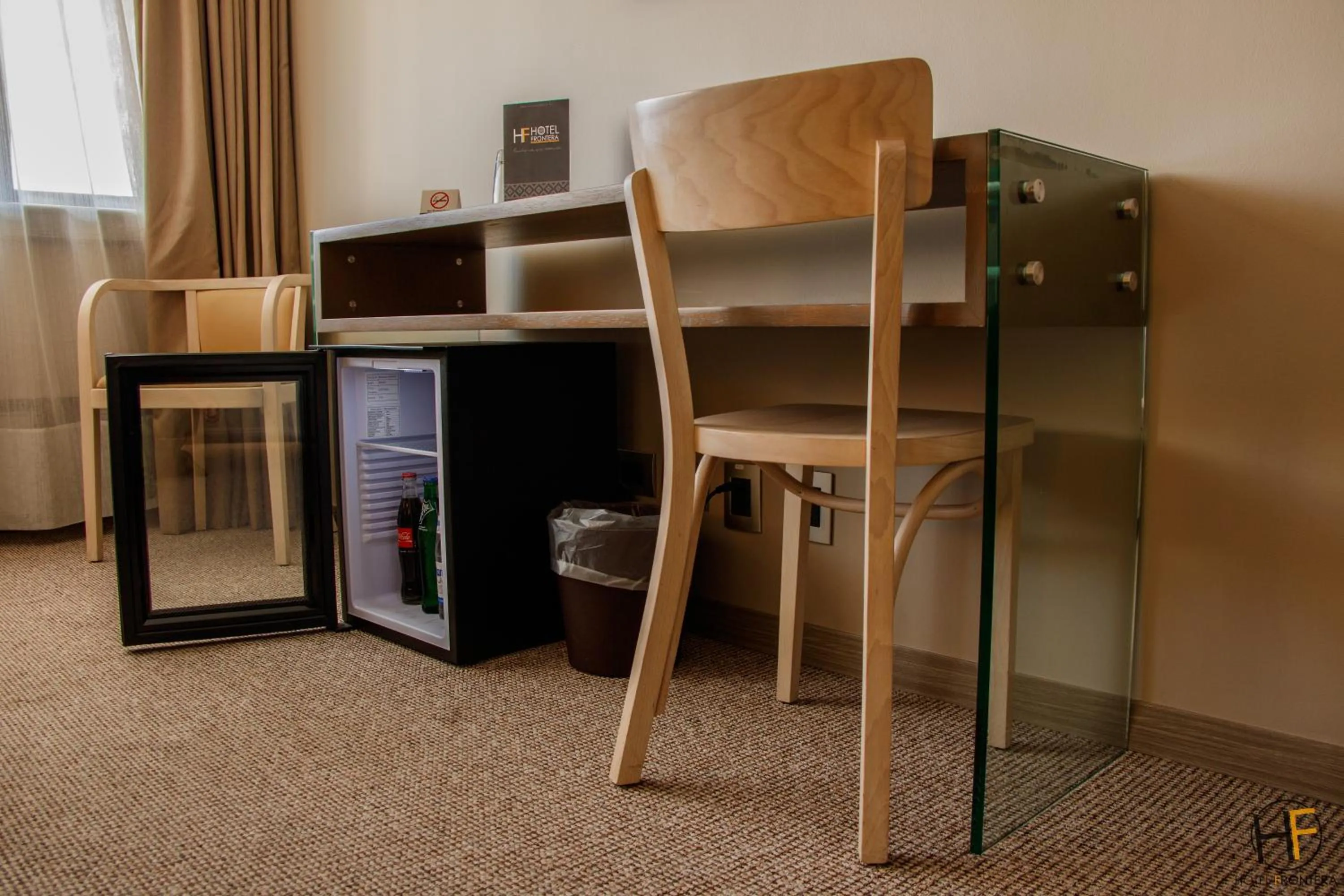 Photo of the whole room in Hotel Frontera Plaza