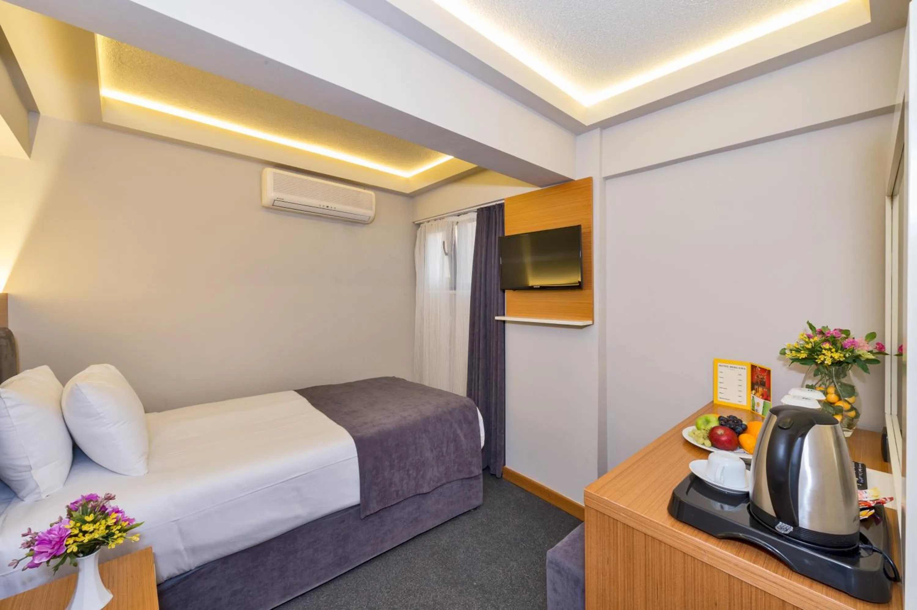 Photo of the whole room, Bed in Bergama Hotel