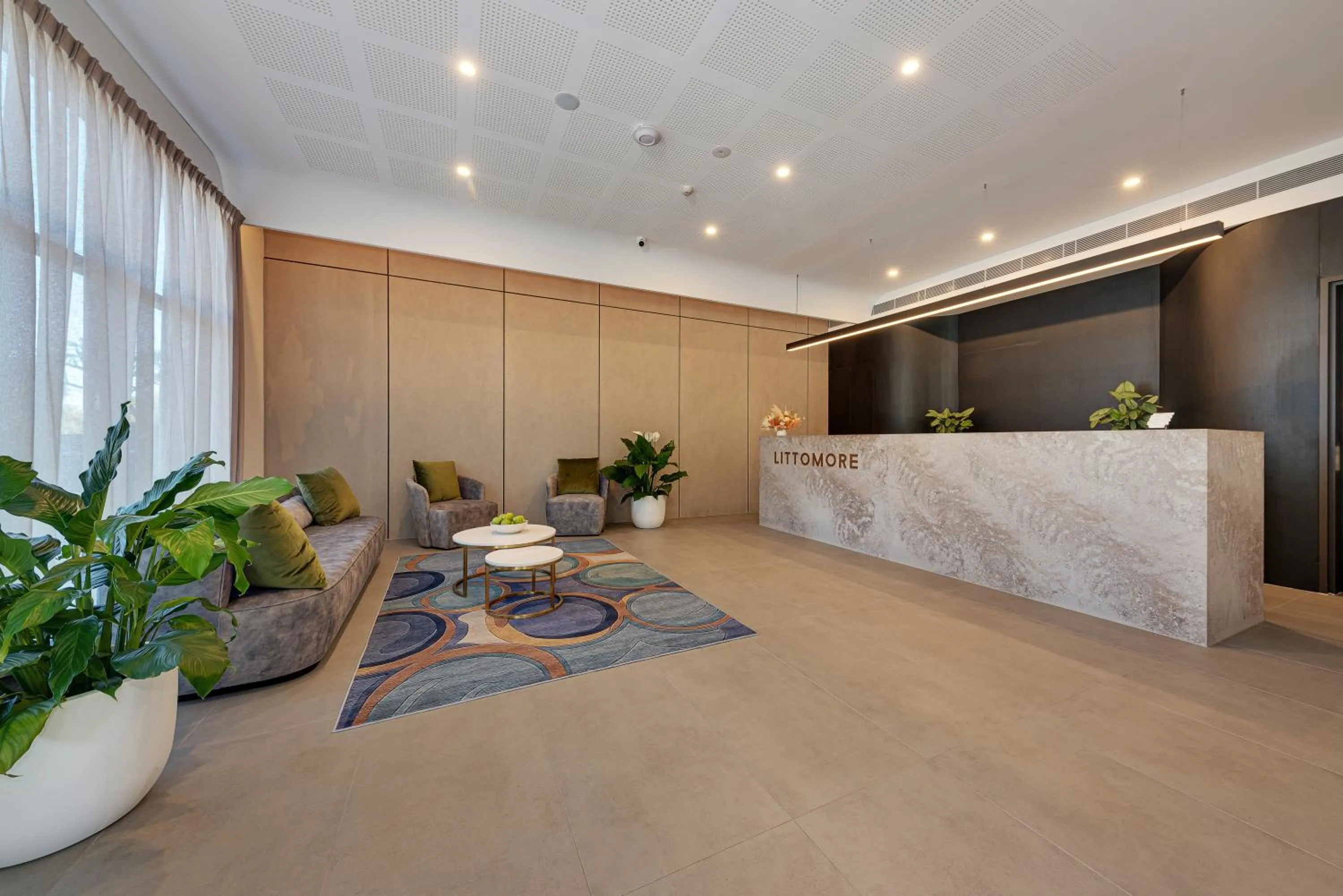Lobby or reception in Littomore Suites Kingswood