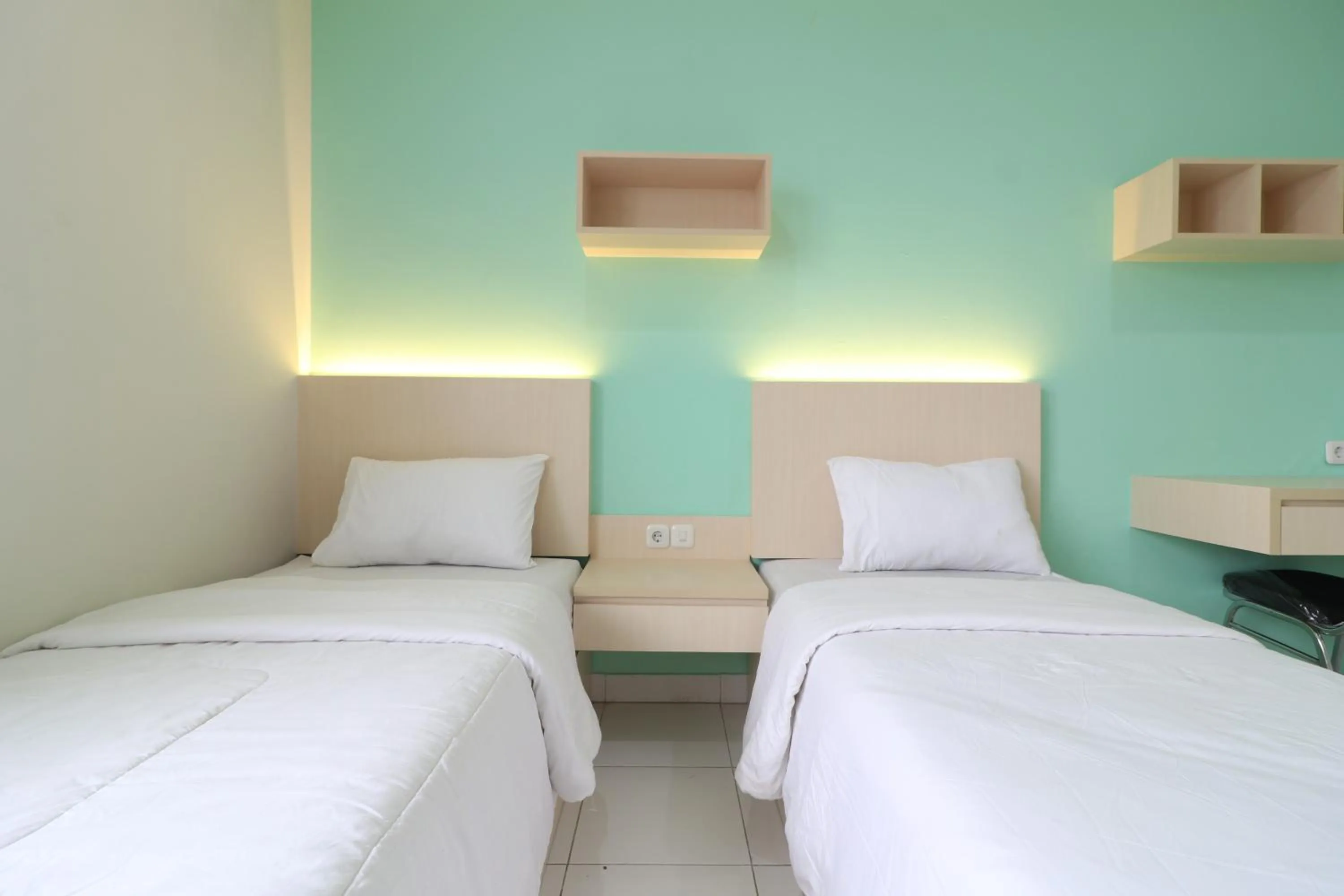 Bedroom, Bed in Mroom DS 2