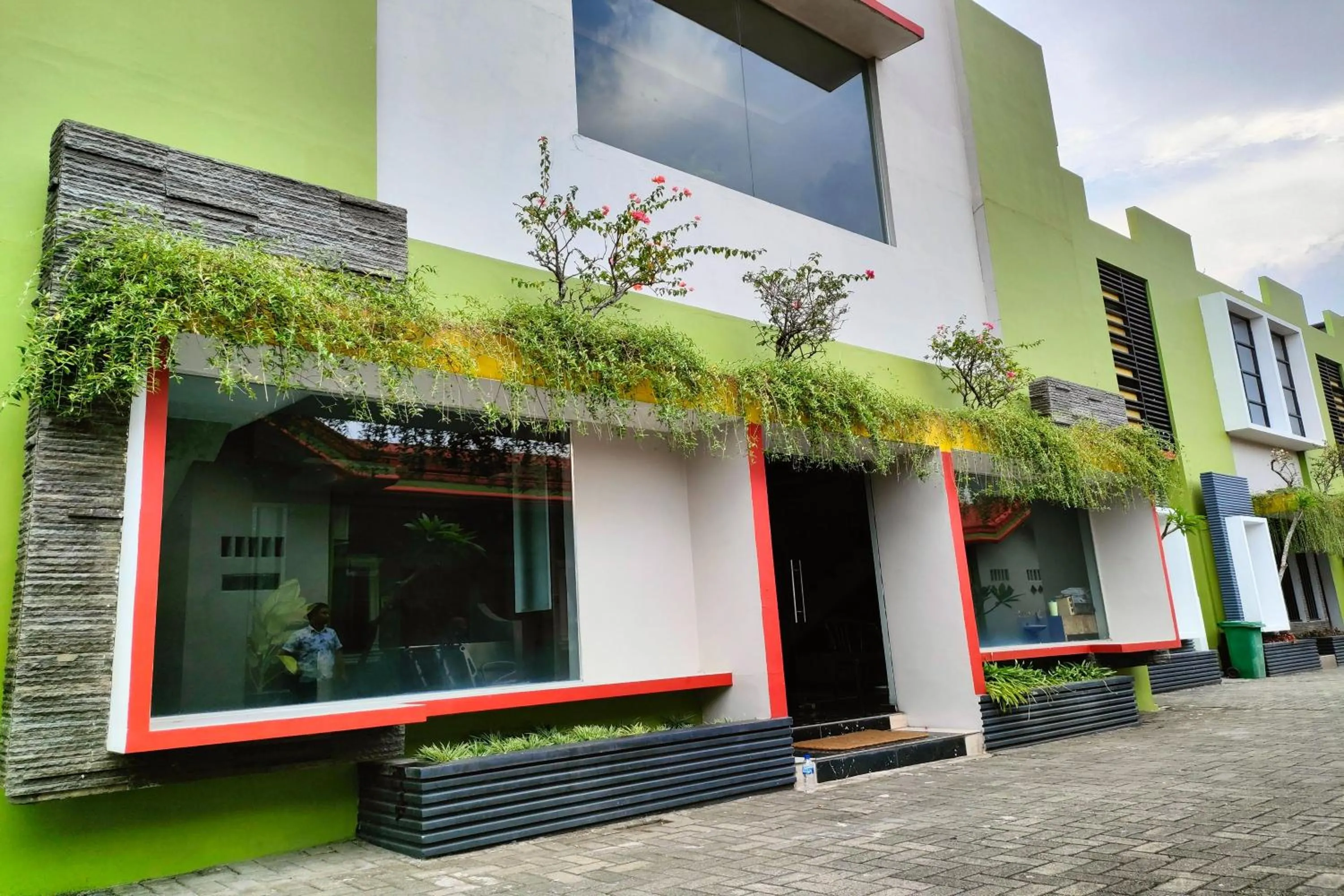 Property building in Lonari Hotel