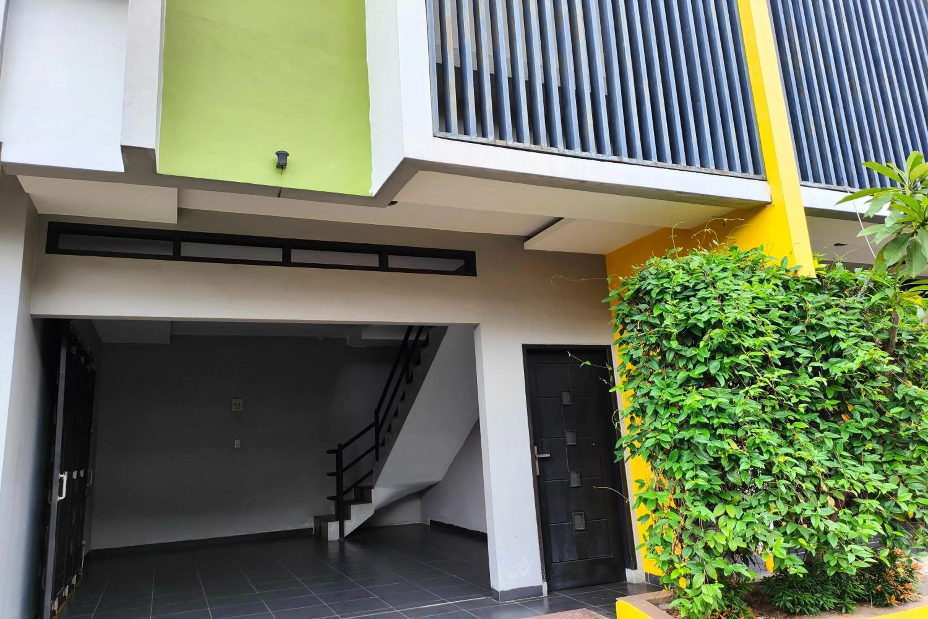 Property building in Lonari Hotel