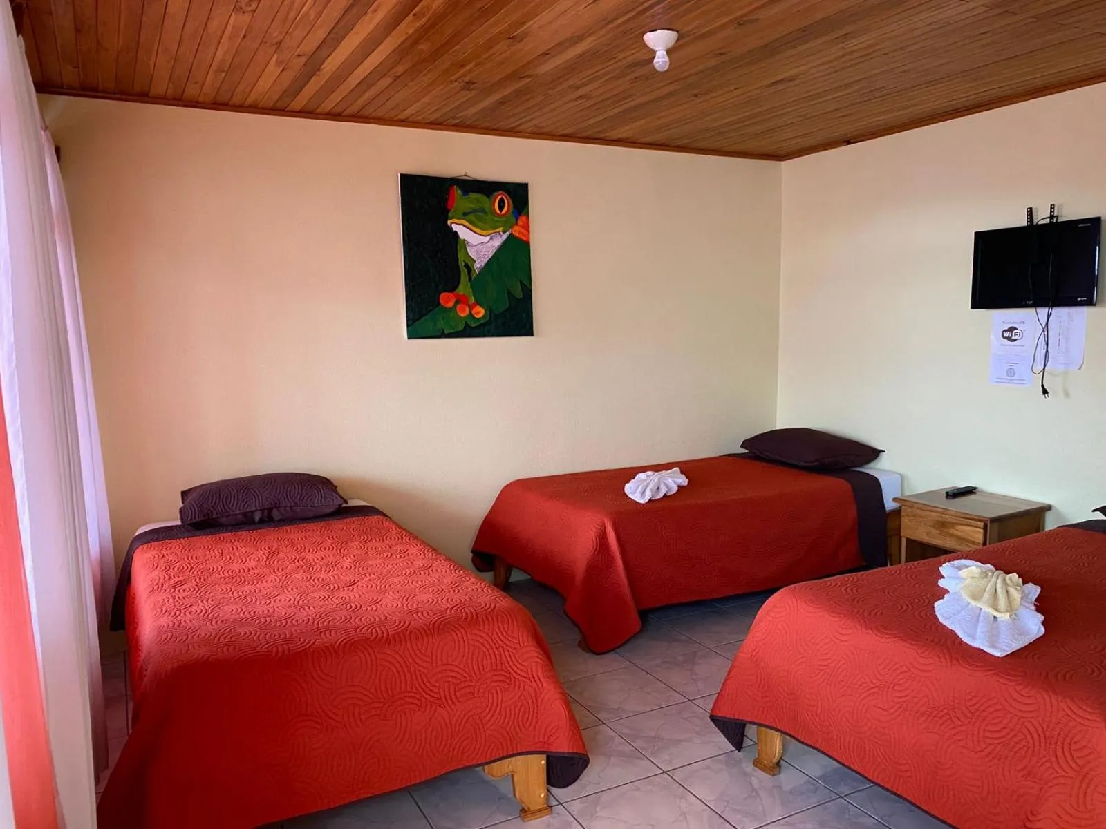 TV and multimedia, Bed in Hotel La Puesta Del Sol B&B