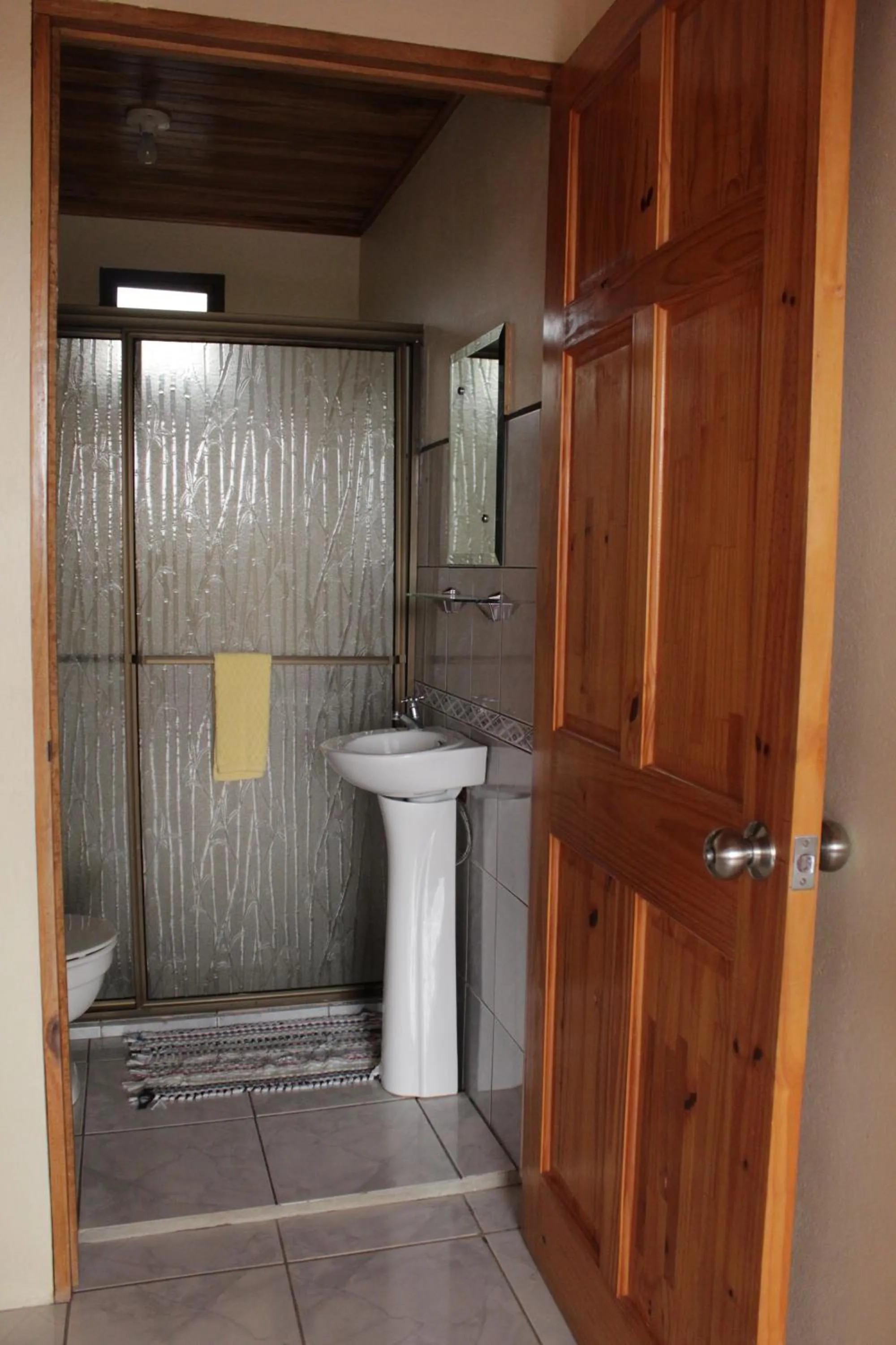 Shower in Hotel La Puesta Del Sol B&B