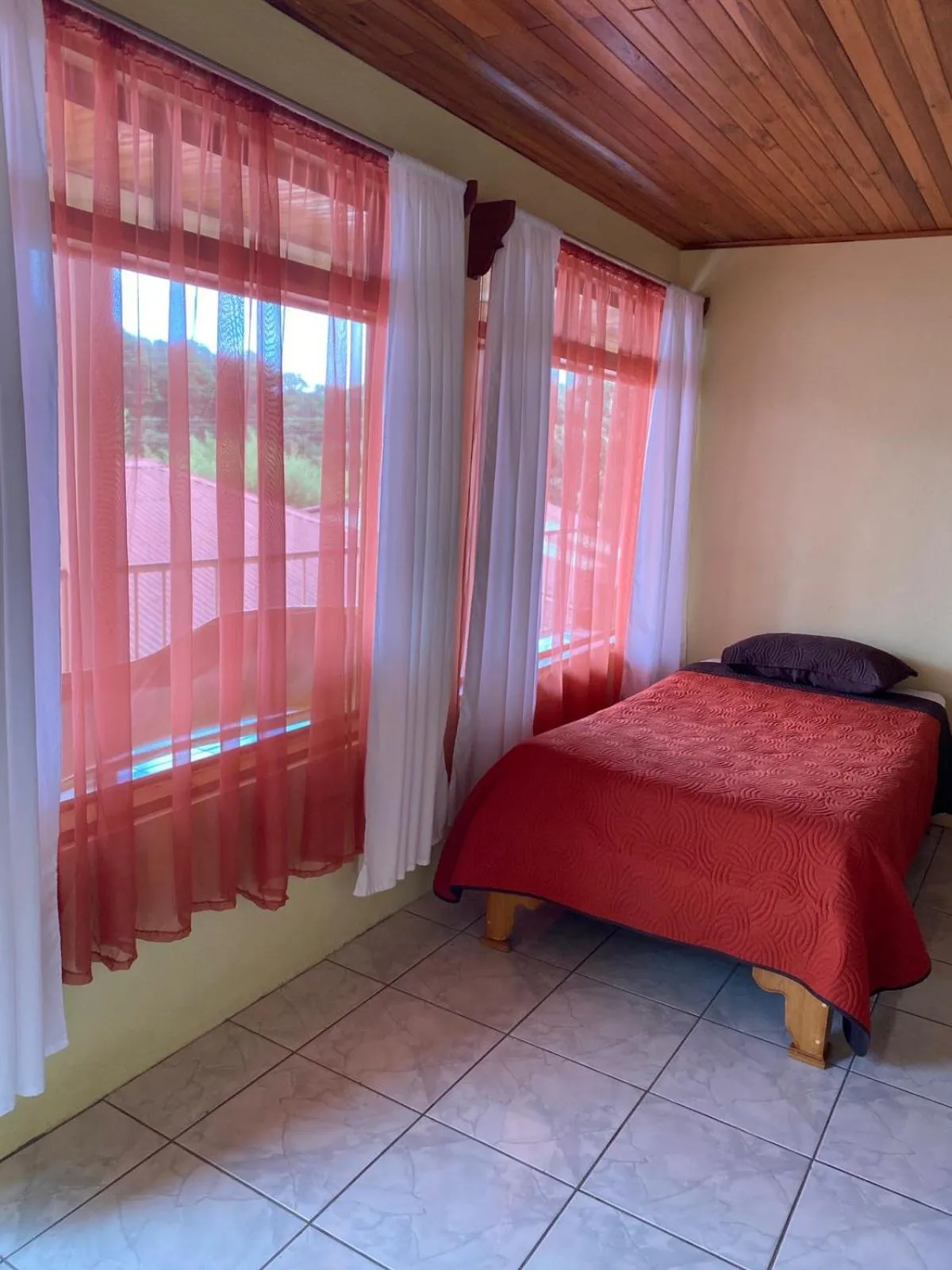 Garden view, Bed in Hotel La Puesta Del Sol B&B