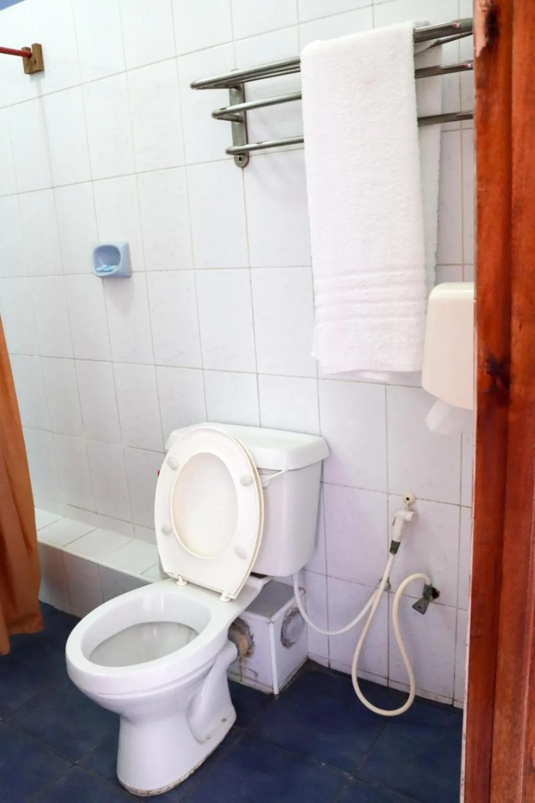 Toilet in Bridge Hotel Mombasa