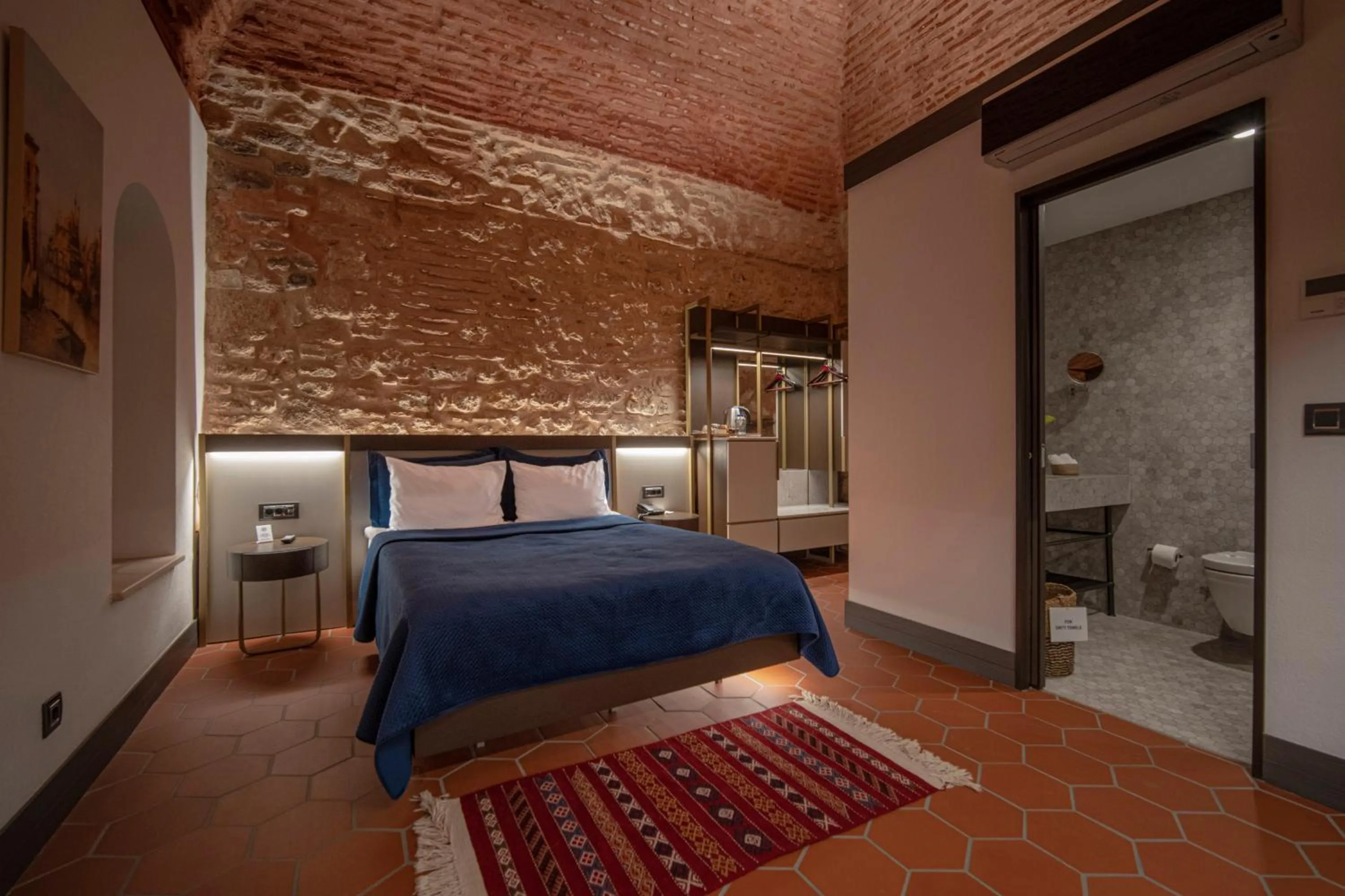 Photo of the whole room, Bed in Han 1772 Hotel