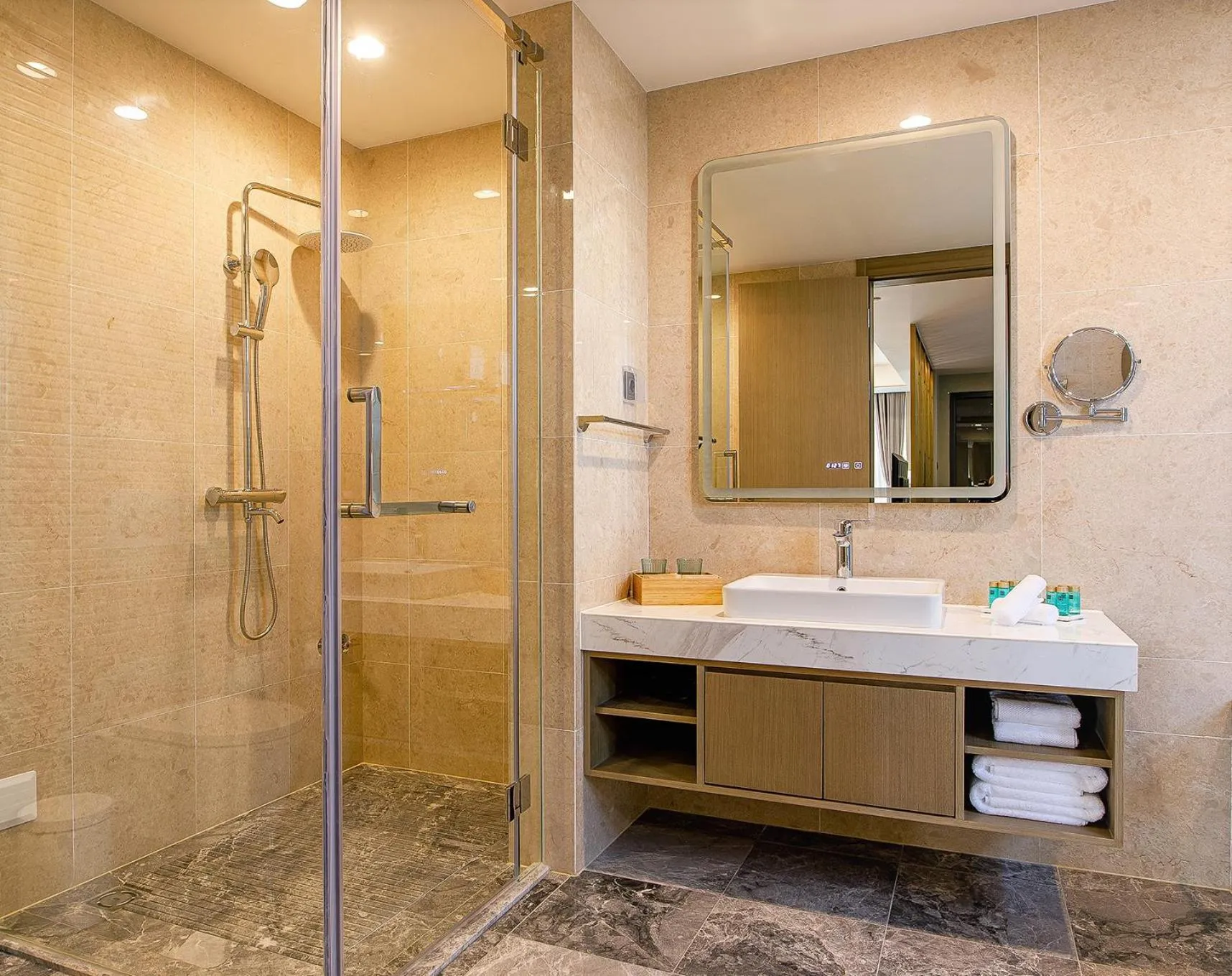 Shower in LDS Hotel Belgrade