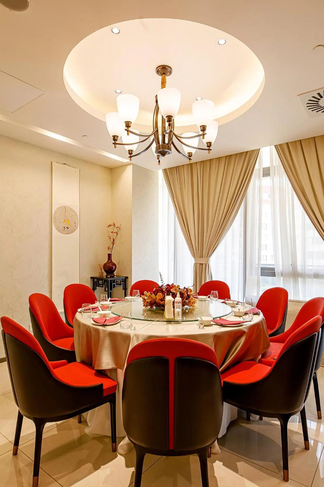 Restaurant/places to eat in LDS Hotel Belgrade