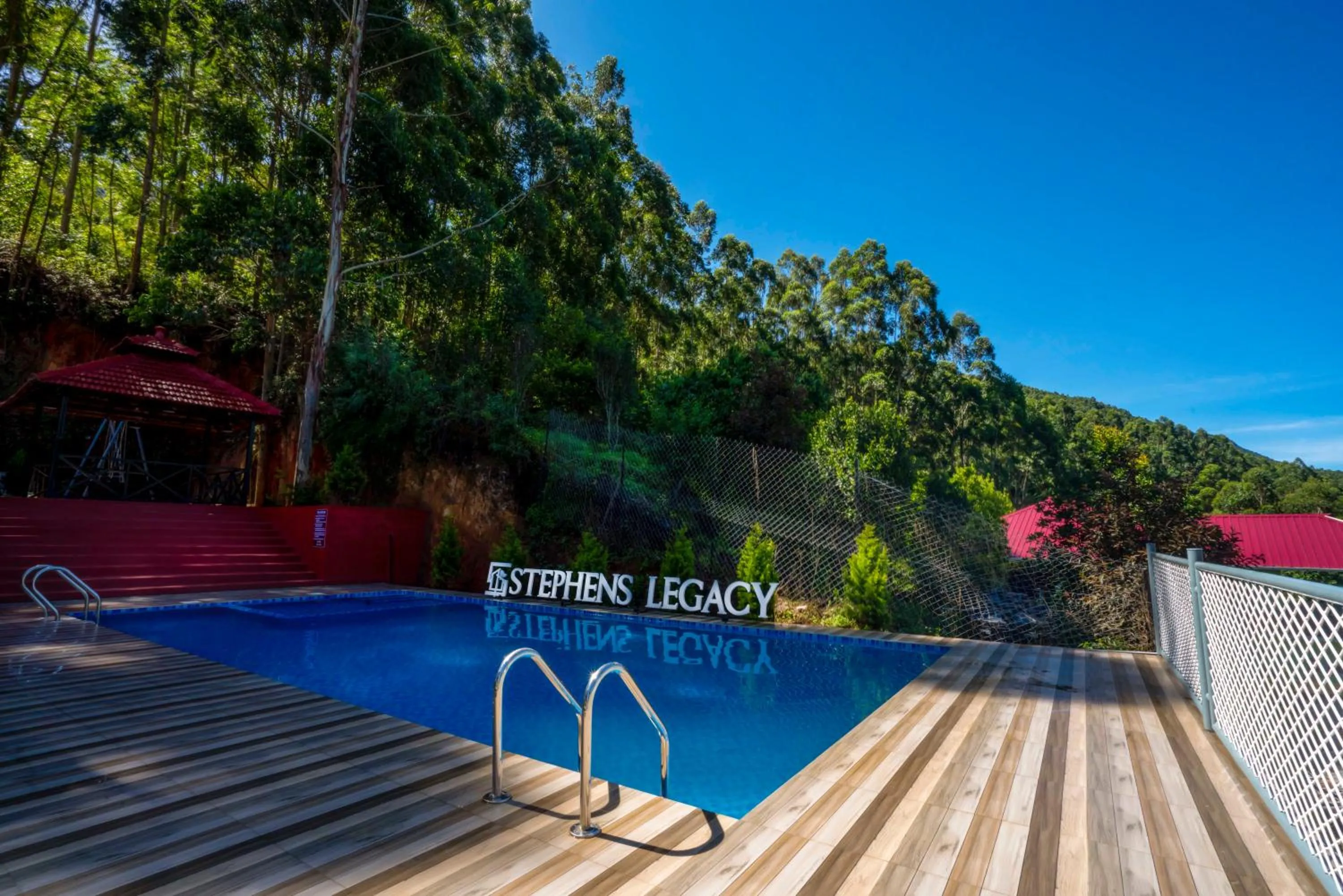 Swimming pool in Stephen's Legacy
