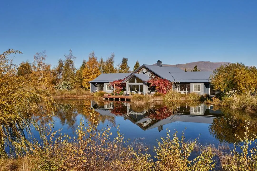 Property building in Matuka Lodge