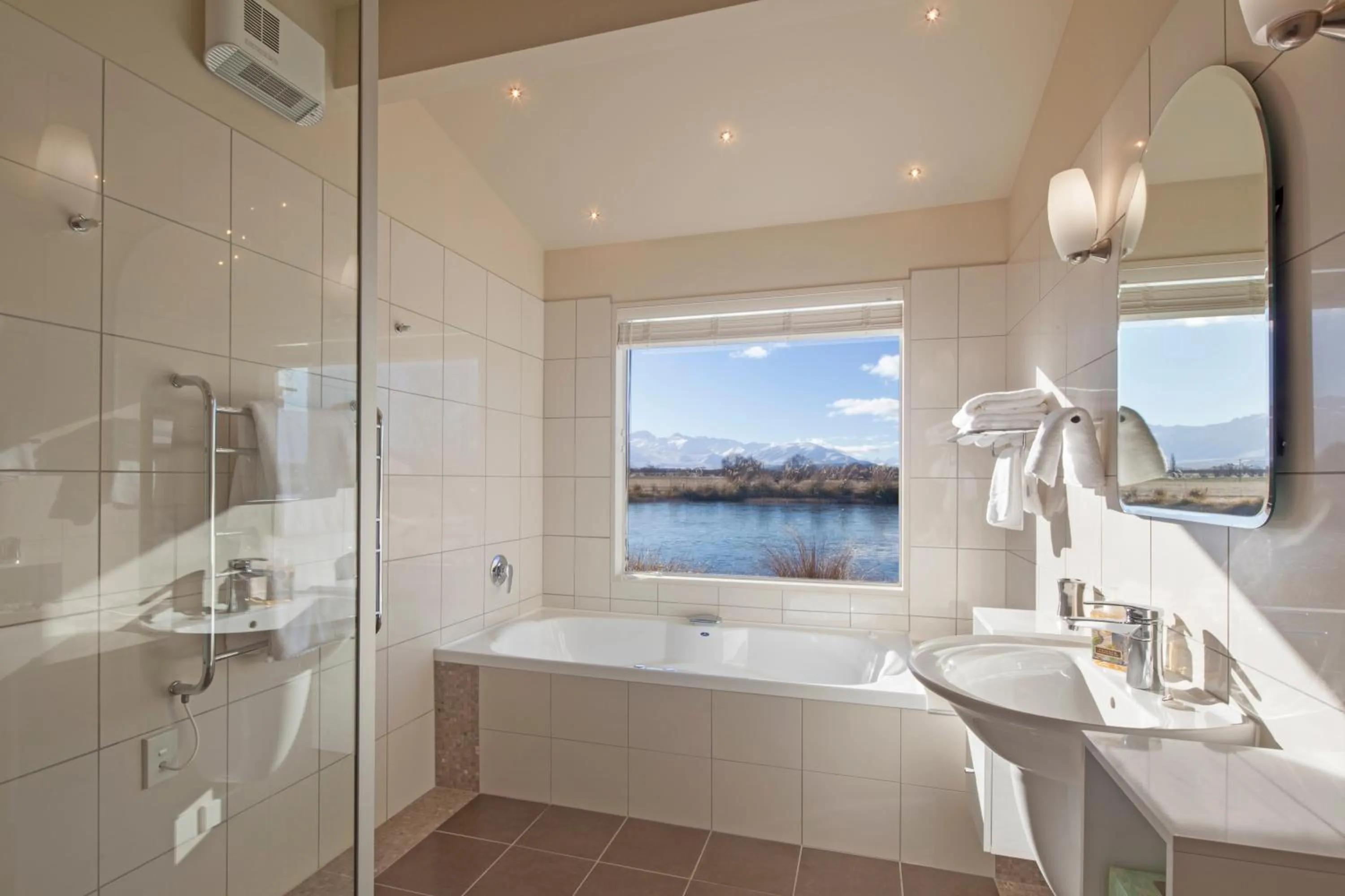 Bathroom in Matuka Lodge