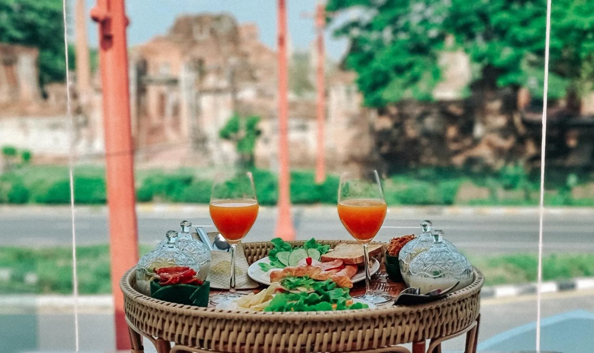 Food and drinks in One Dhatu Ayutthaya Premium Homestay