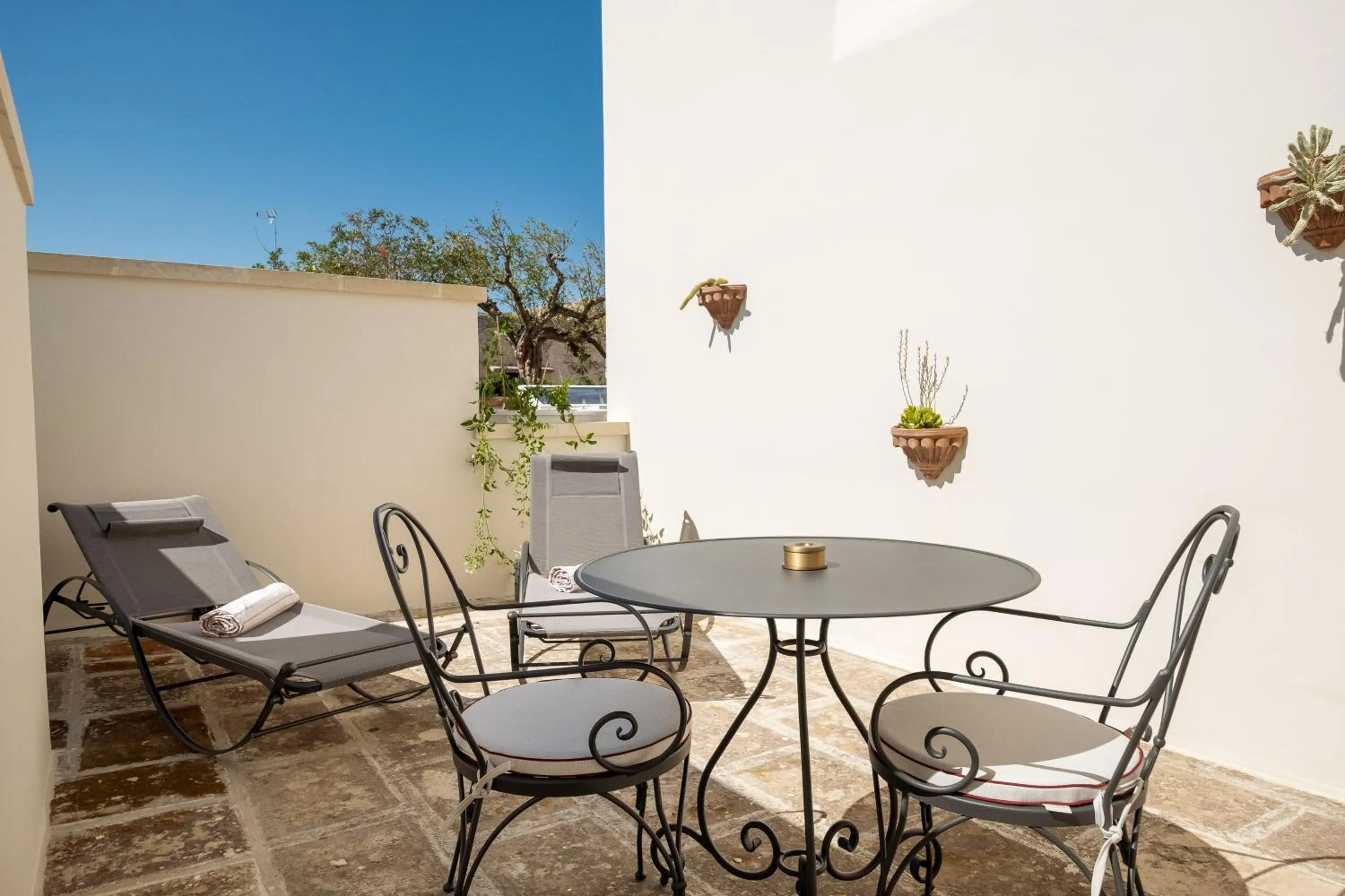 Restaurant/places to eat in Nohasi Palace Lifestyle Hotel & SPA